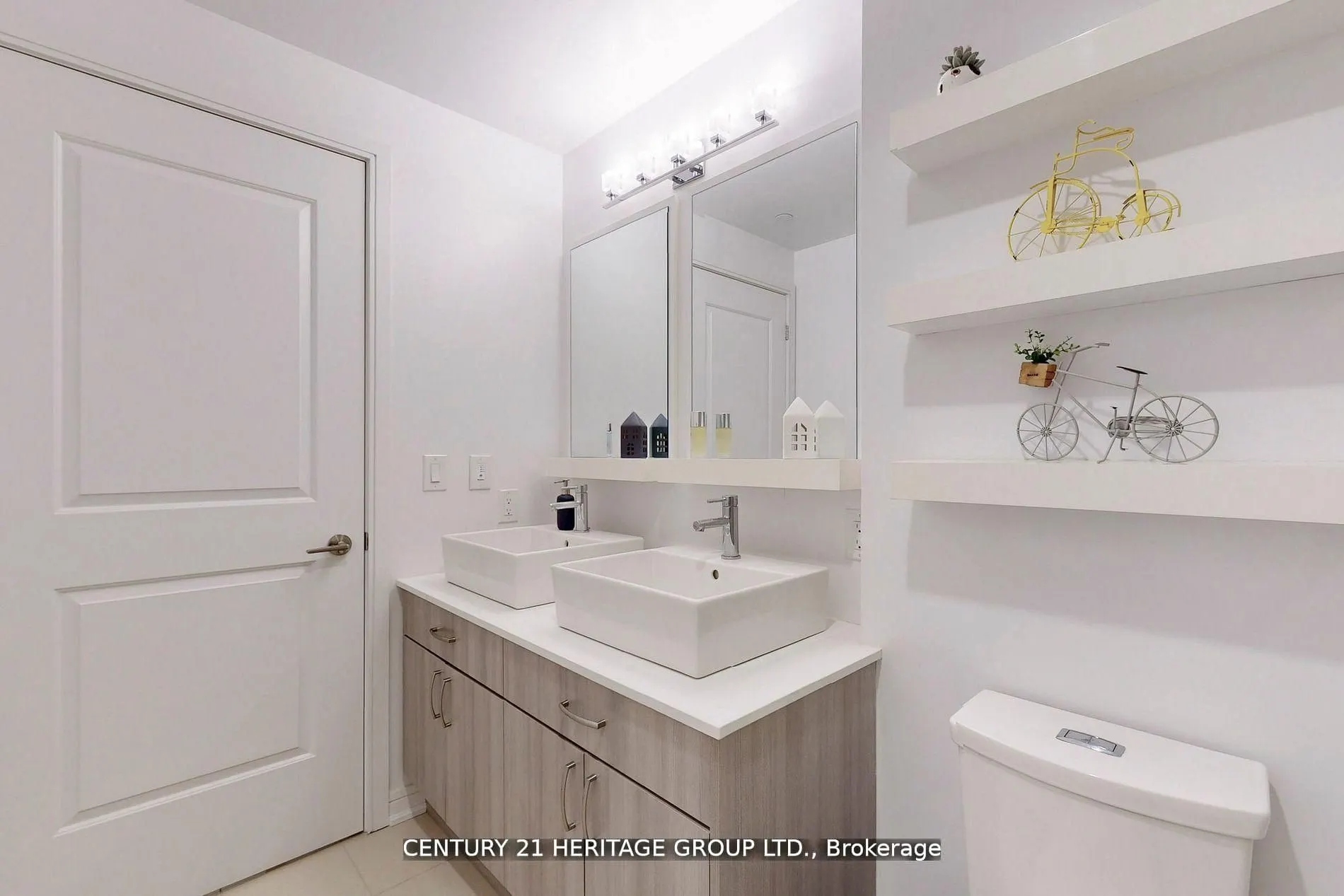 9201 Yonge Street, #319