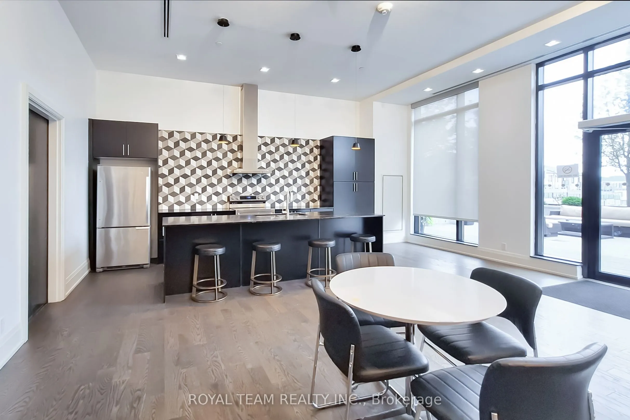 555 William Graham Drive, #307