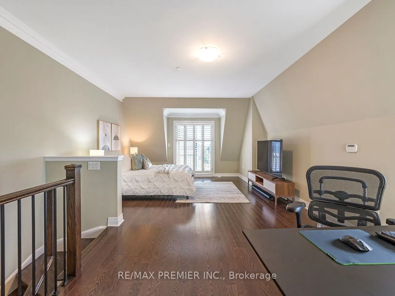 1 Powseland Crescent, #1