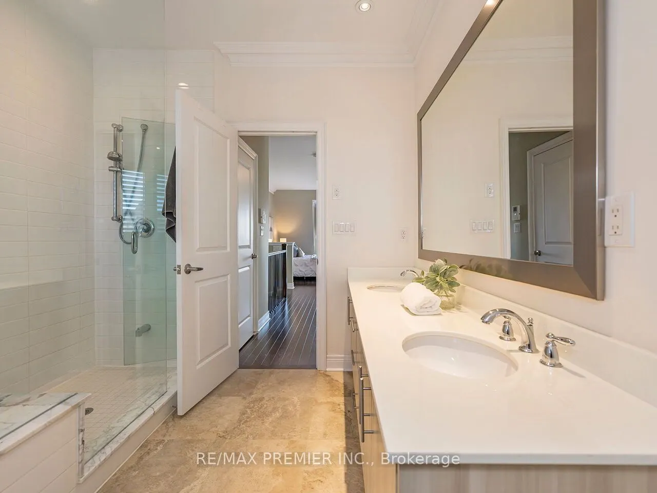 1 Powseland Crescent, #1