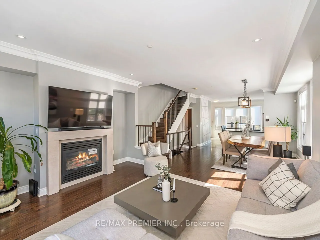 1 Powseland Crescent, #1