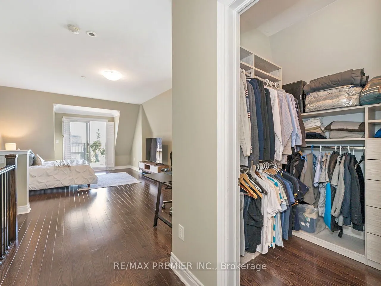 1 Powseland Crescent, #1