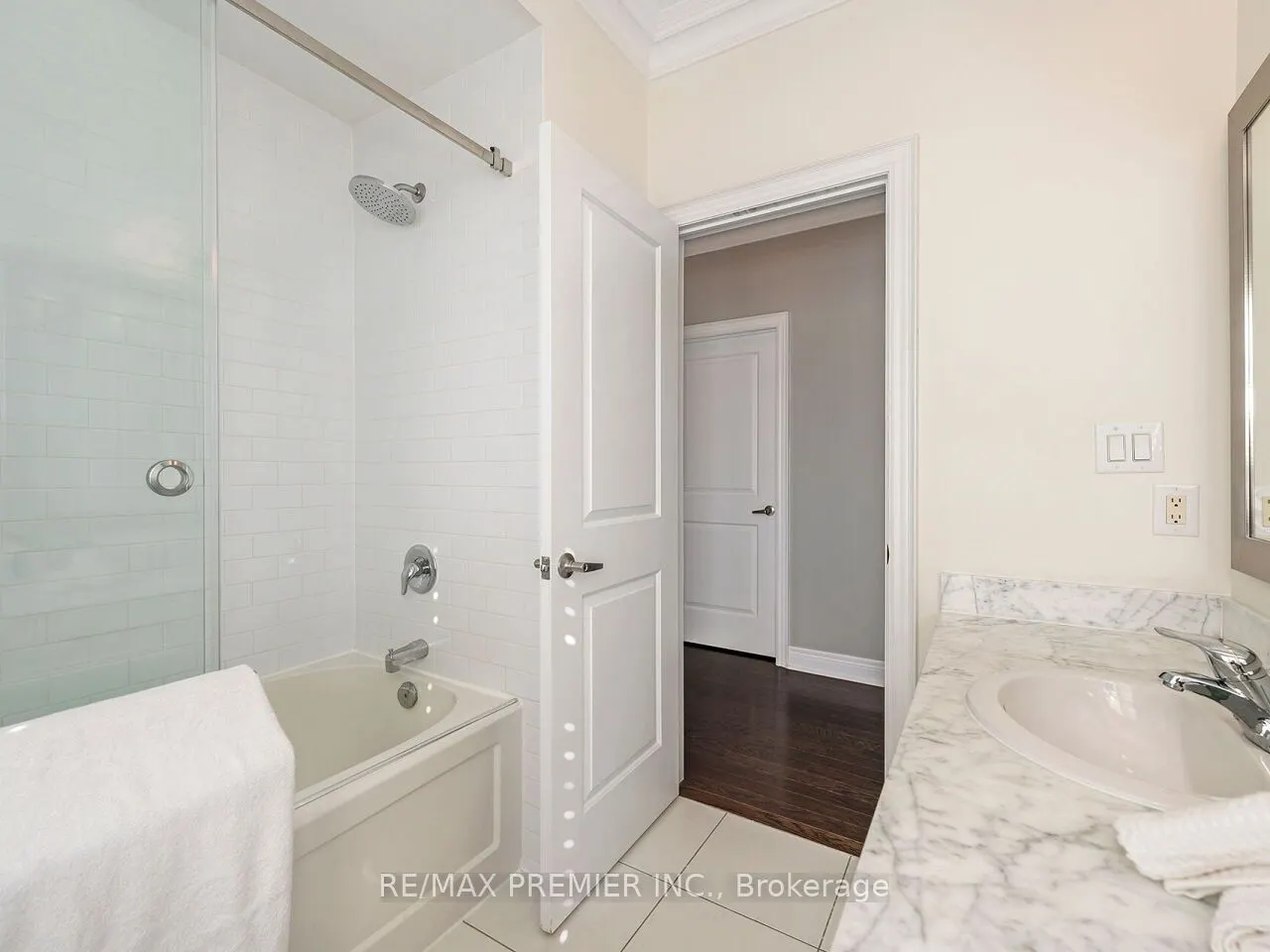 1 Powseland Crescent, #1