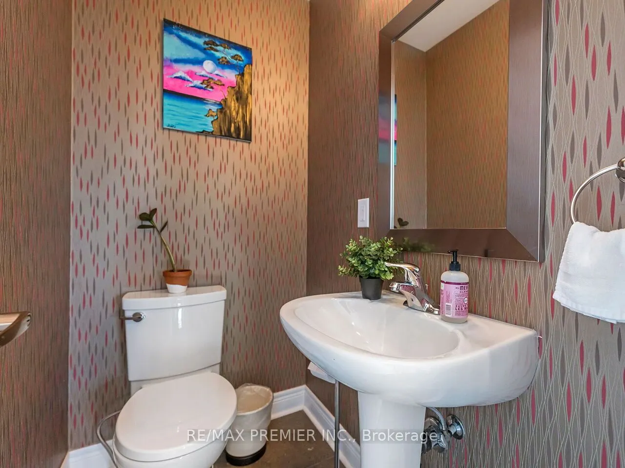 1 Powseland Crescent, #1