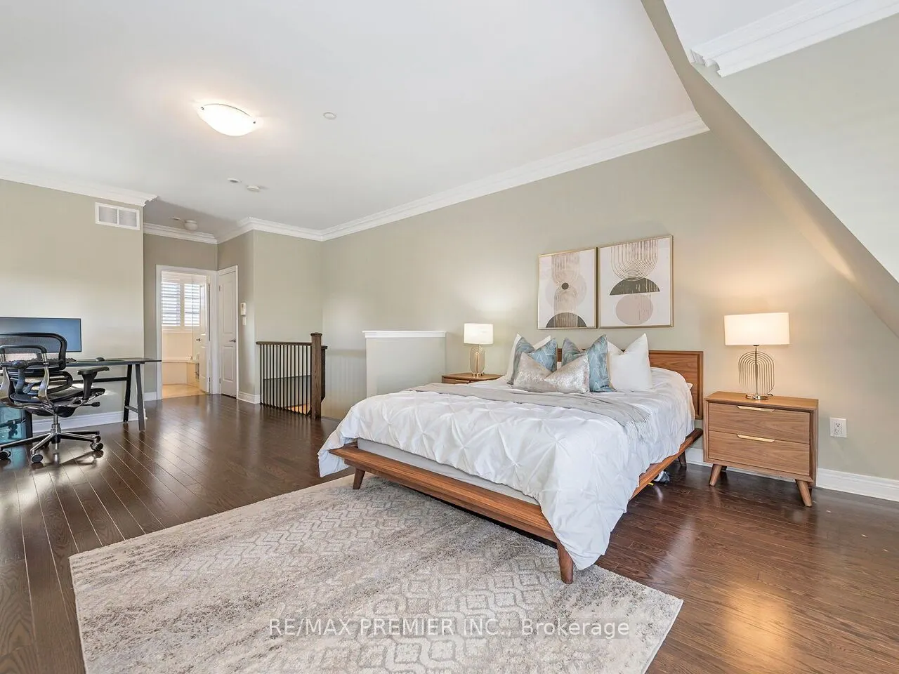 1 Powseland Crescent, #1