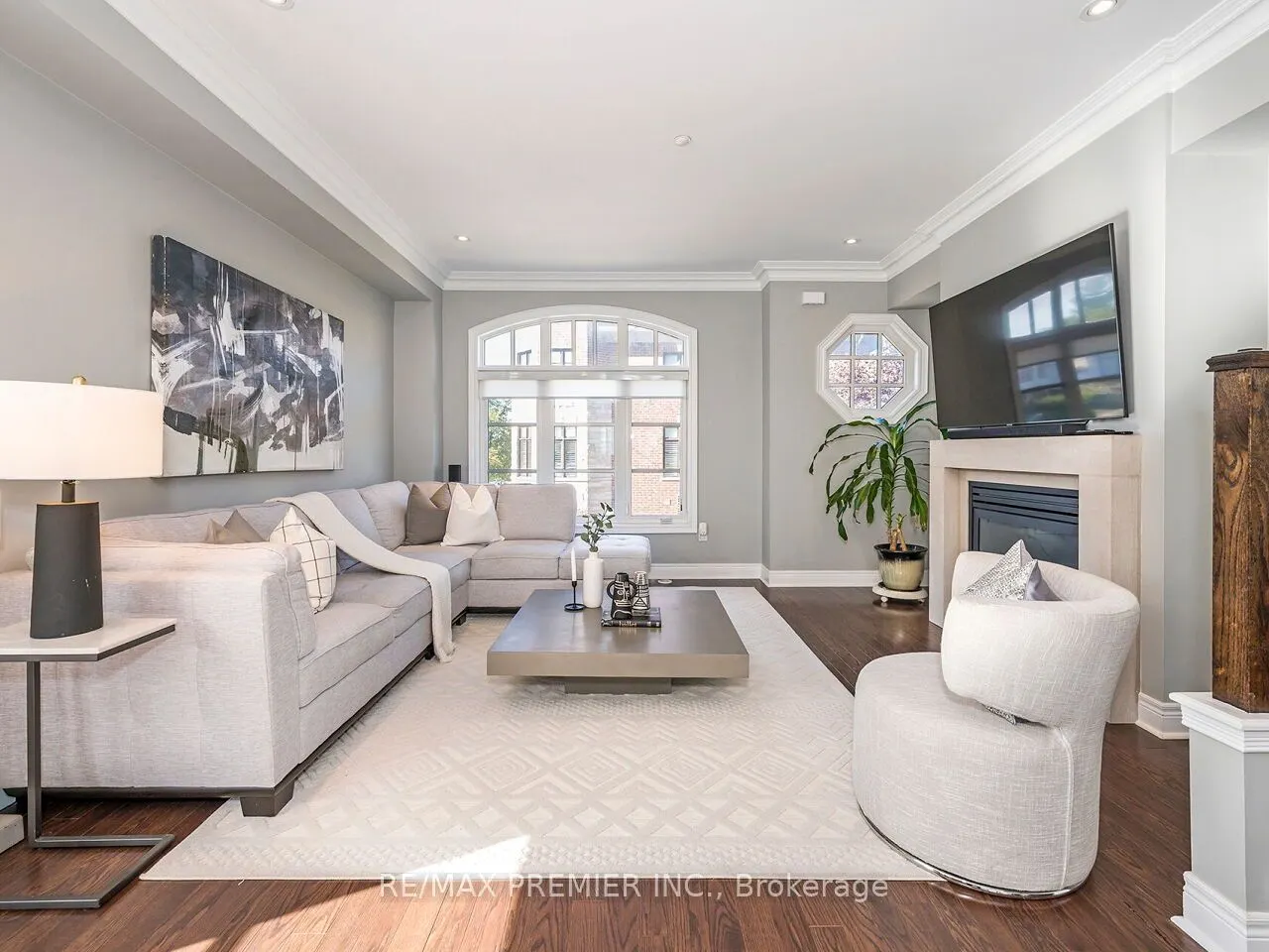 1 Powseland Crescent, #1