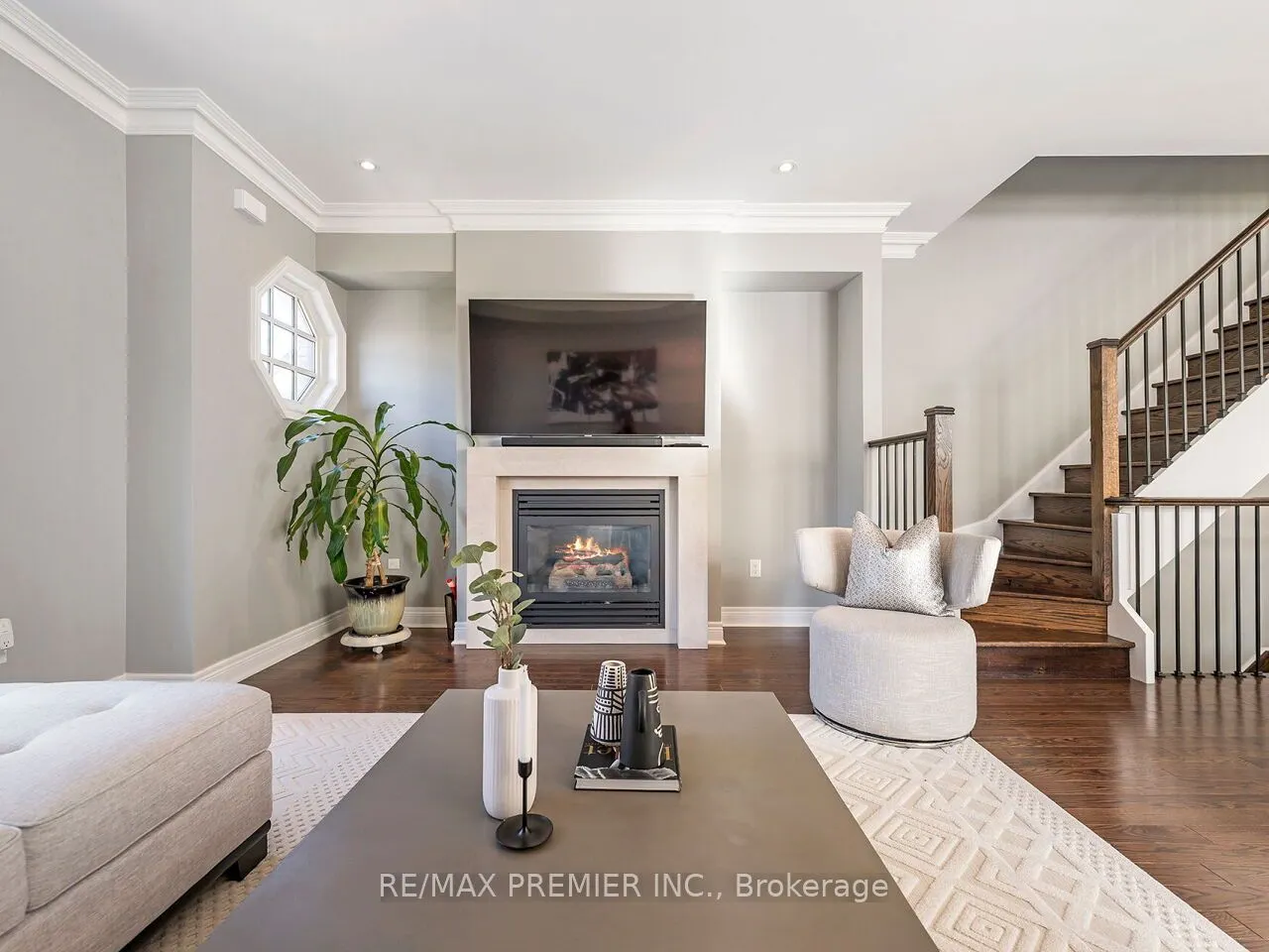 1 Powseland Crescent, #1