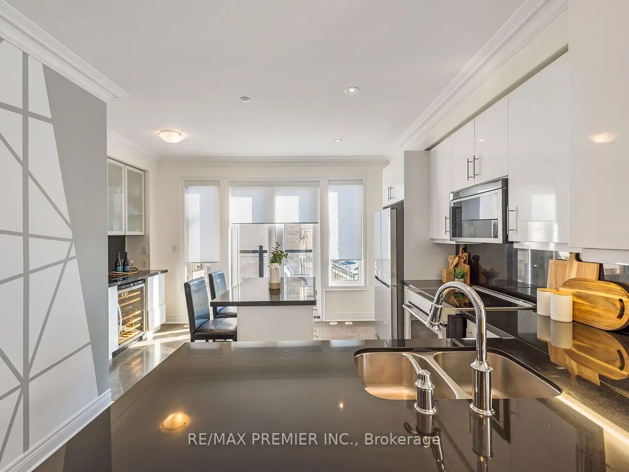 1 Powseland Crescent, #1