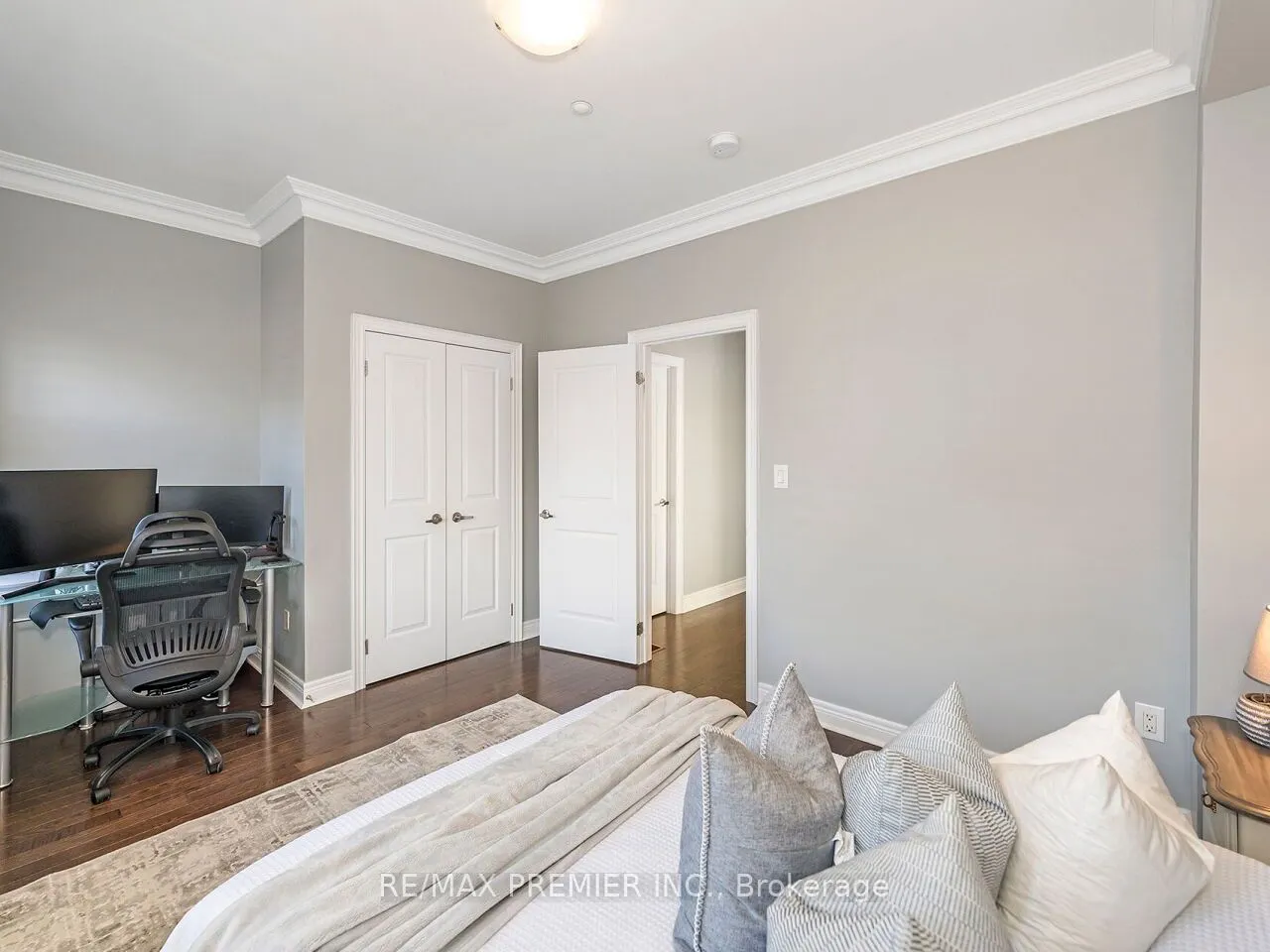 1 Powseland Crescent, #1