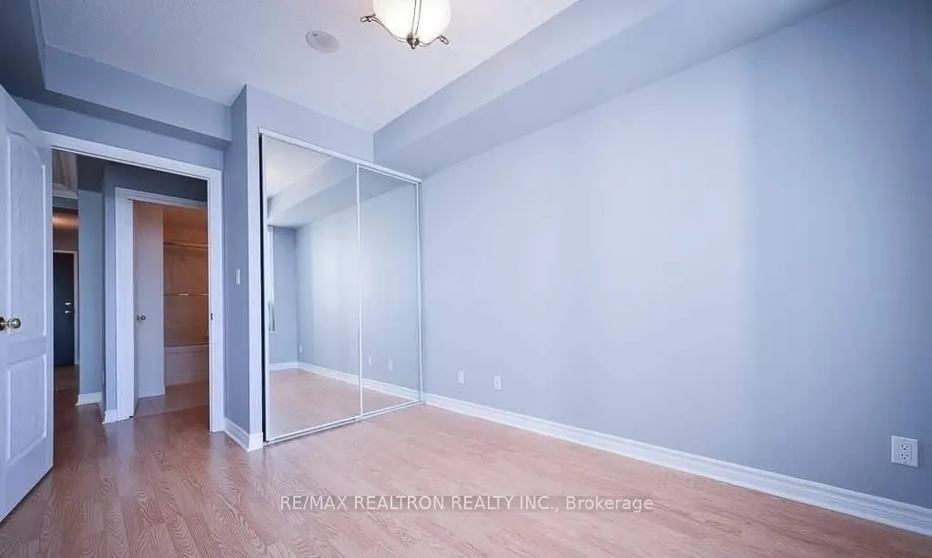 88 Promenade Circle, #609