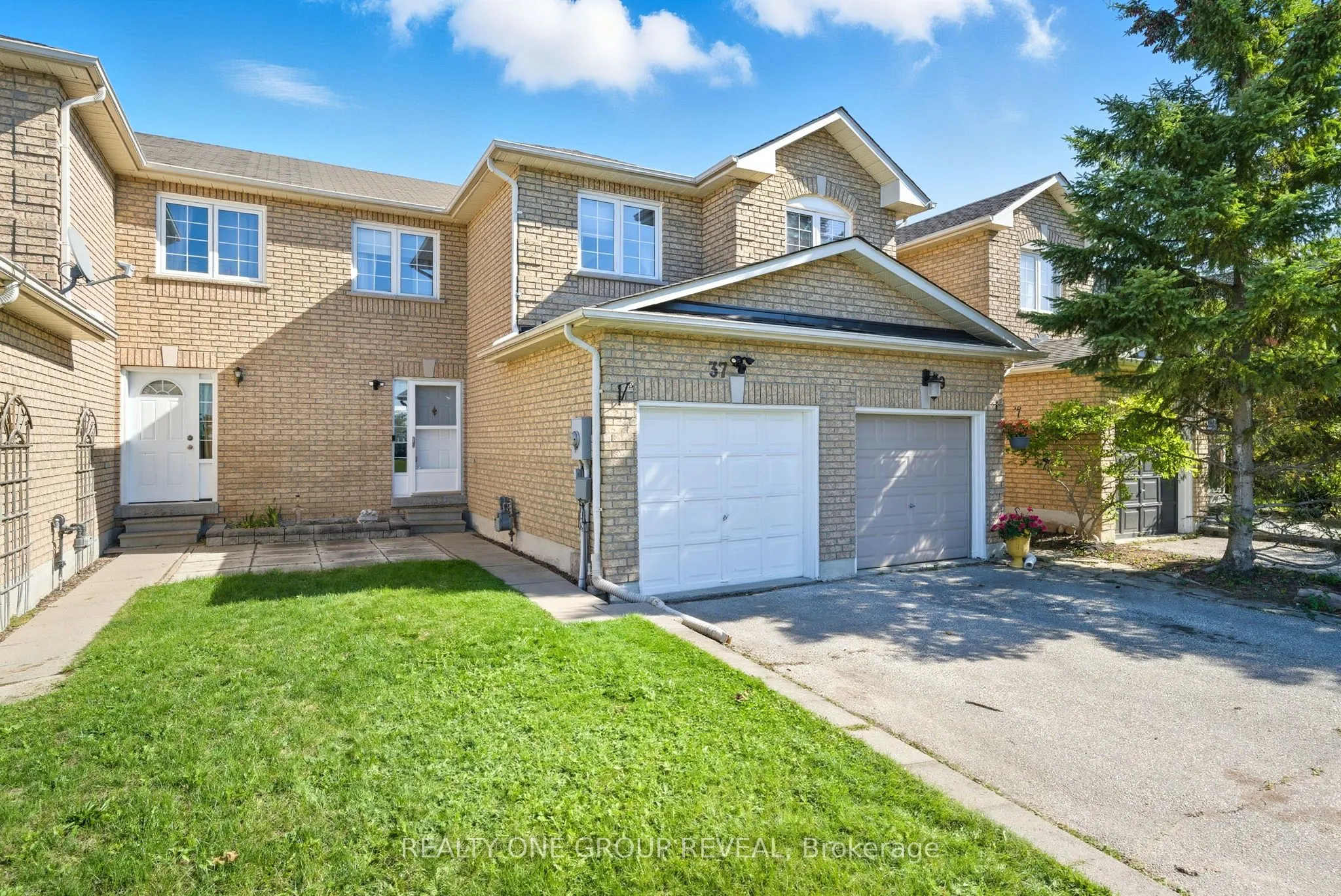 37 Mainprize Crescent