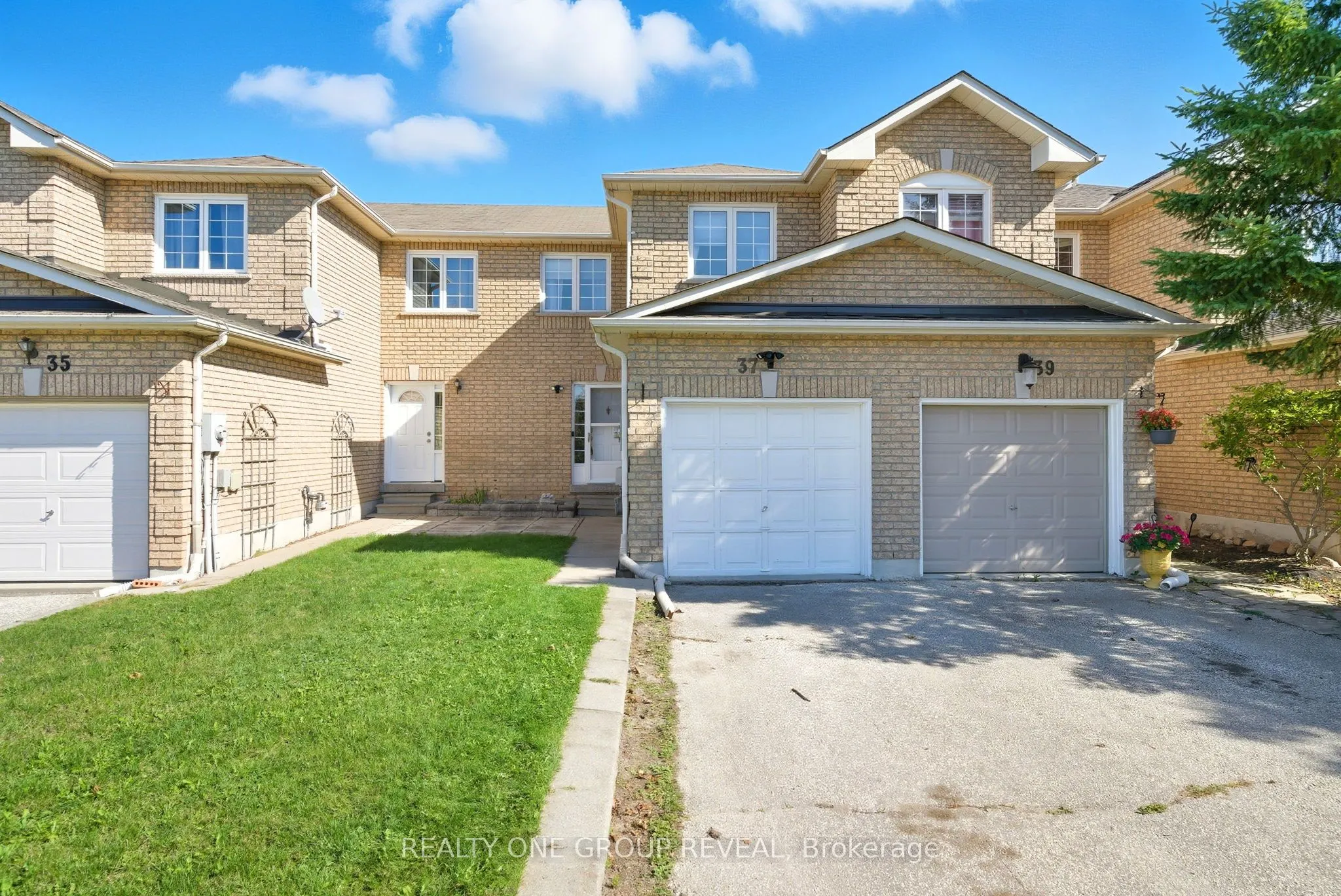 37 Mainprize Crescent