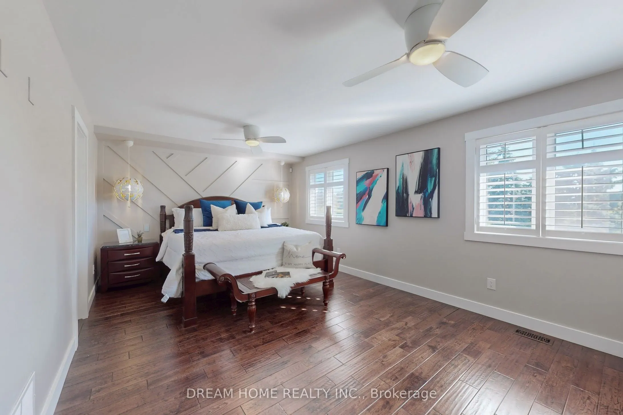 47 Venetian Crescent