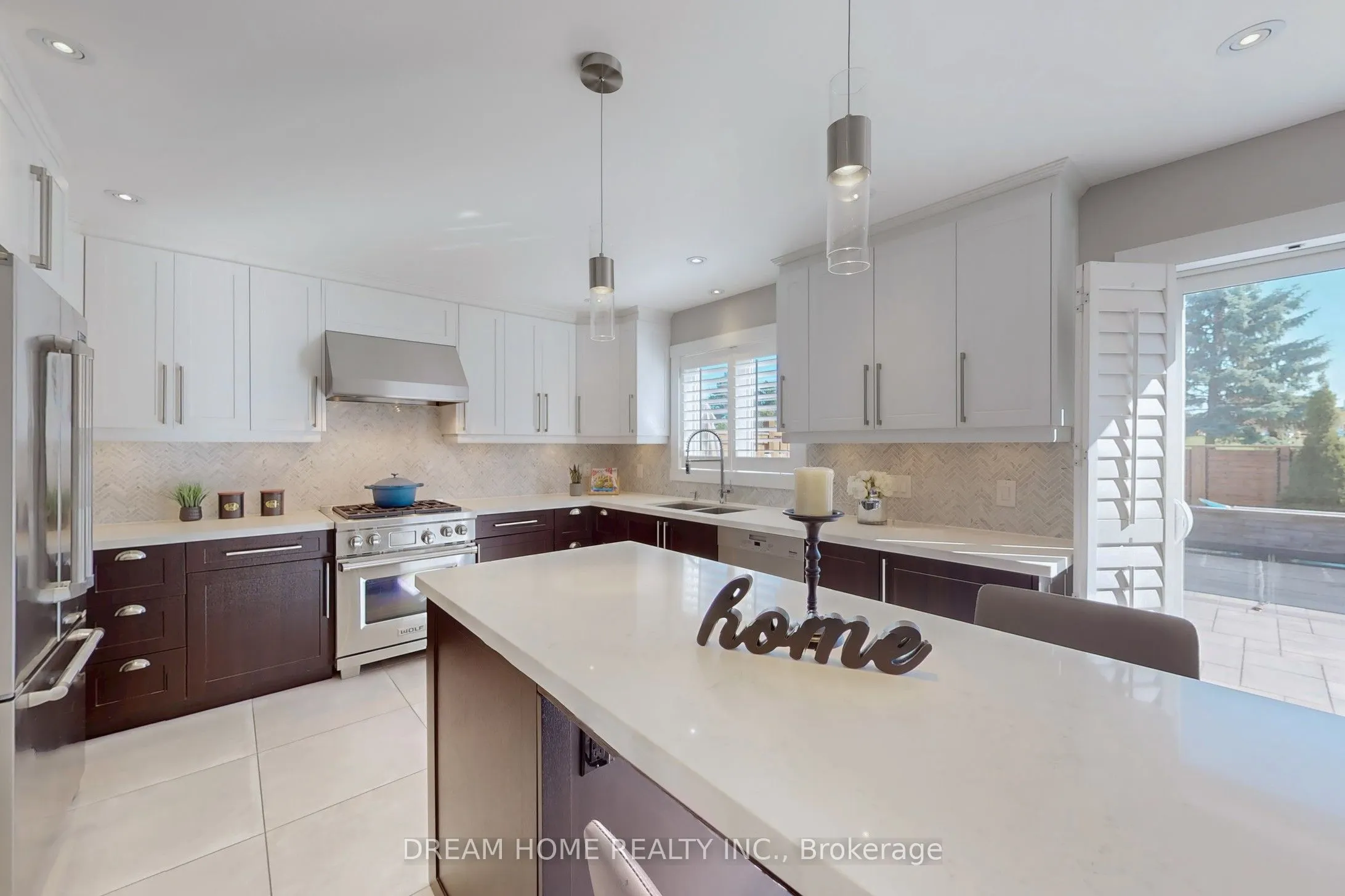 47 Venetian Crescent