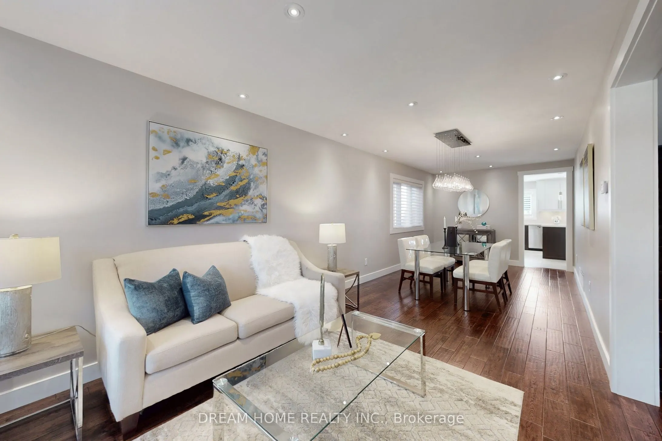 47 Venetian Crescent