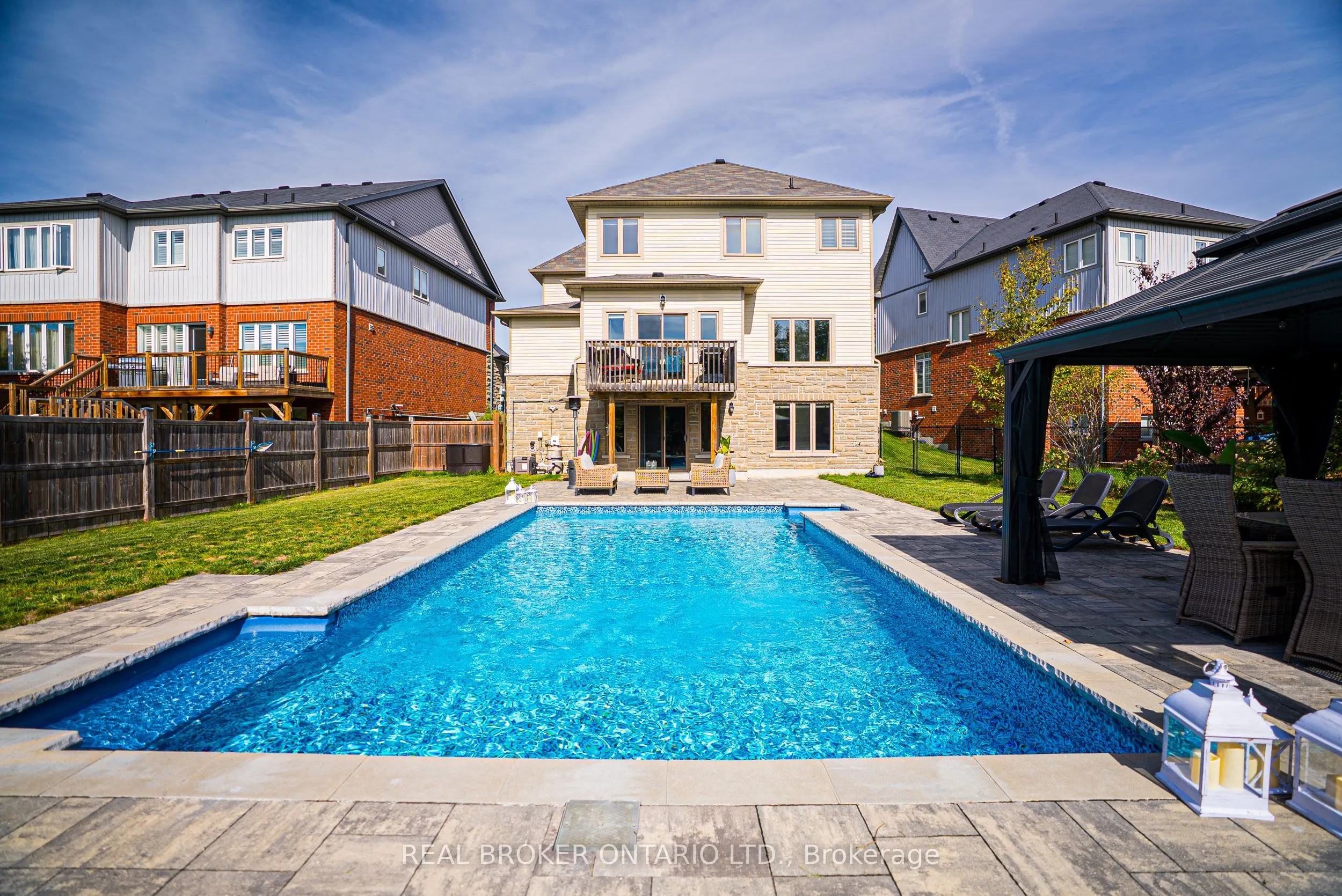 203 Gold Park Gate
