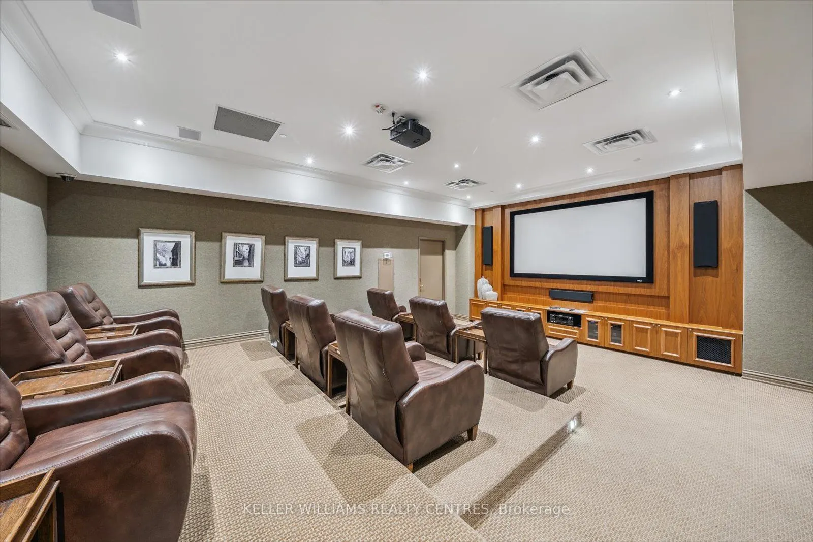 9245 Jane Street, #902