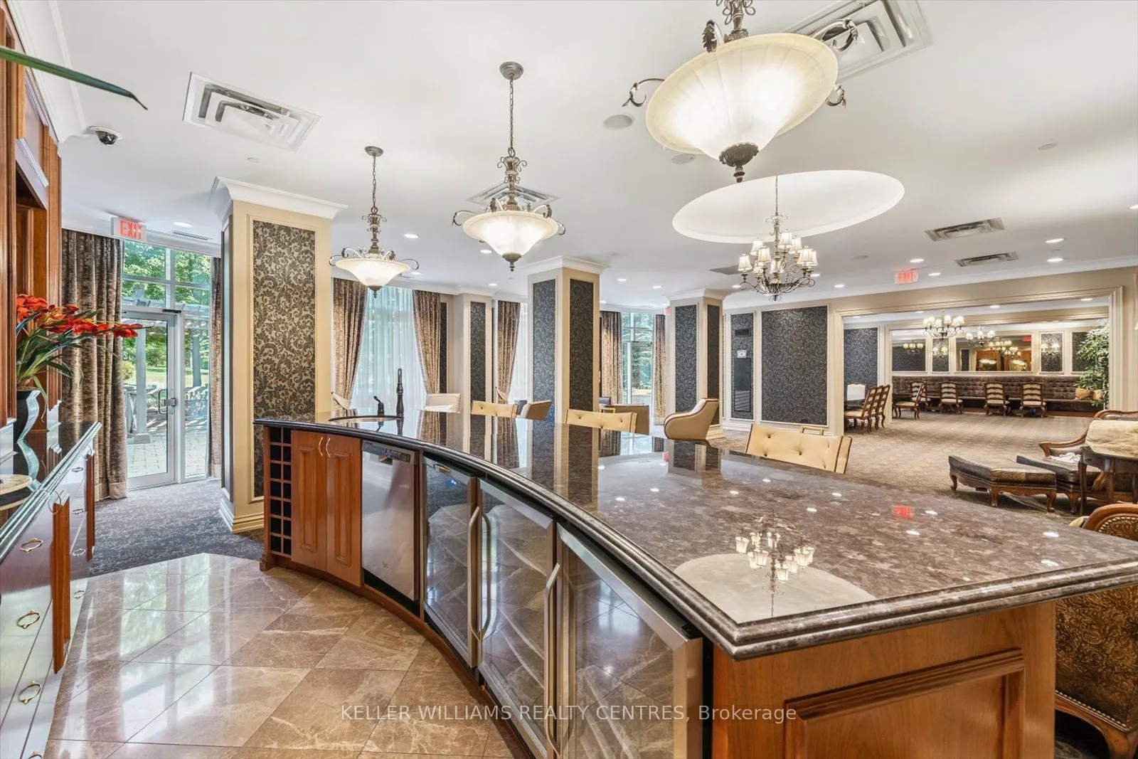 9245 Jane Street, #902