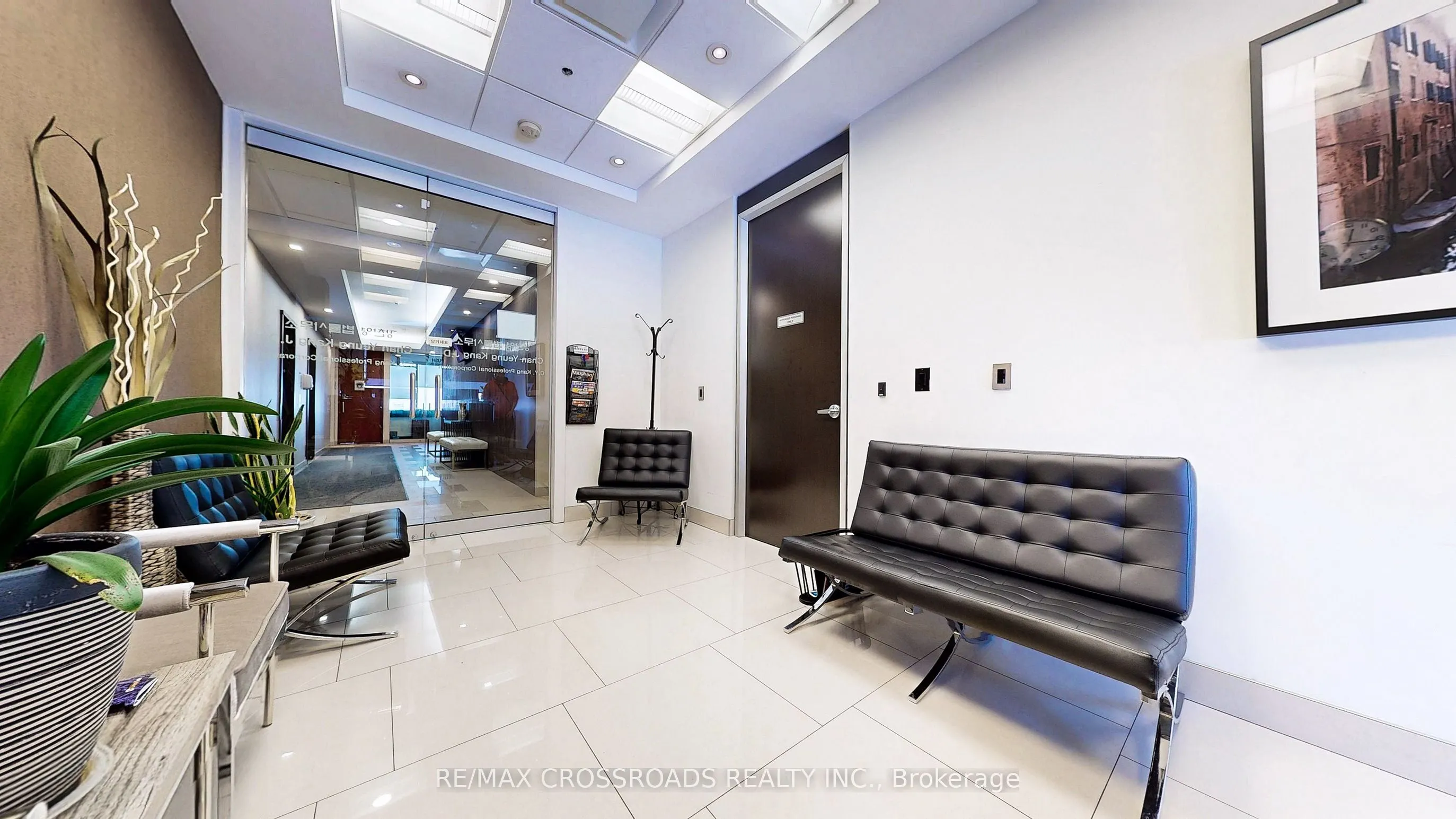 7368 Yonge Street, #PhK