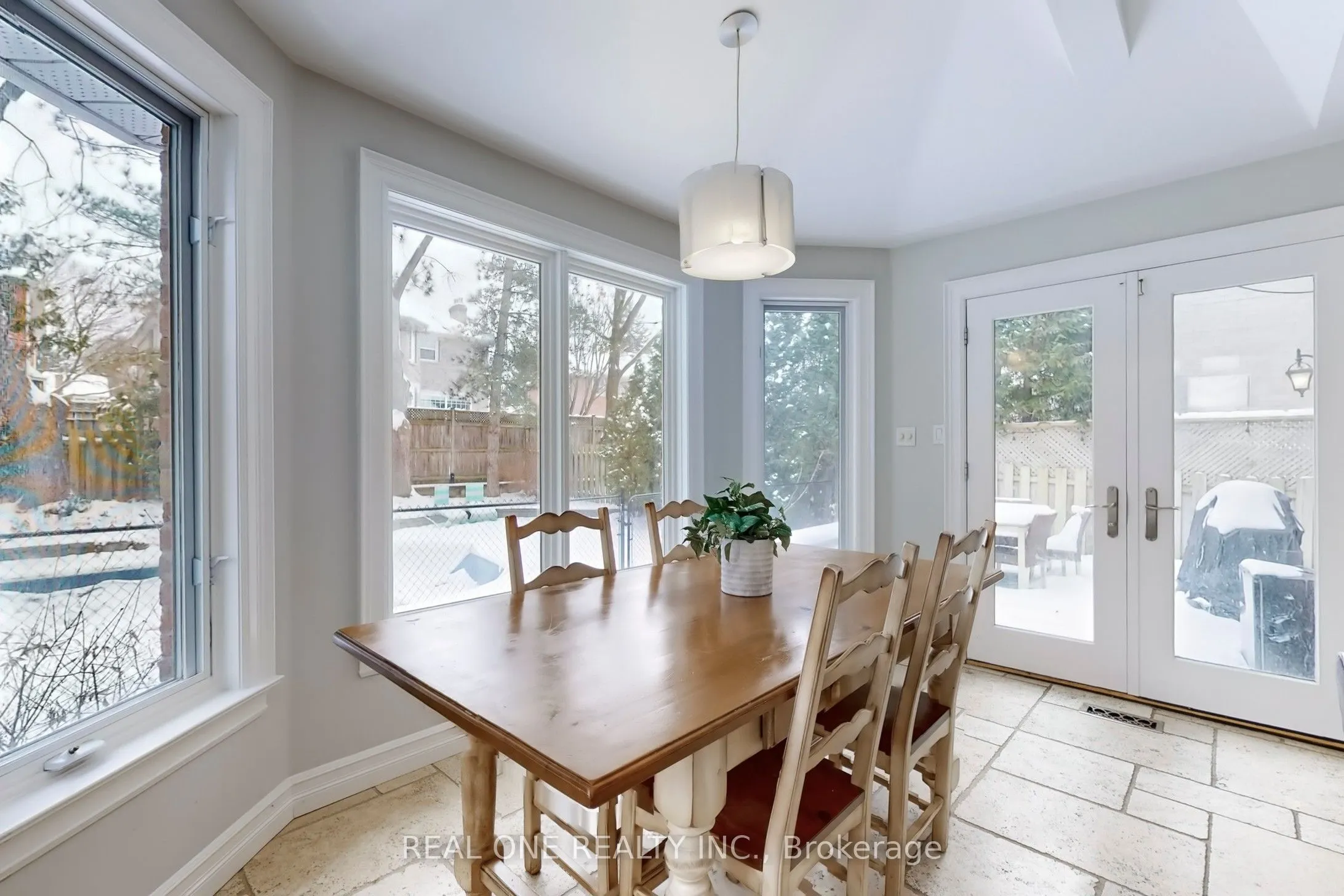27 Aitken Circle