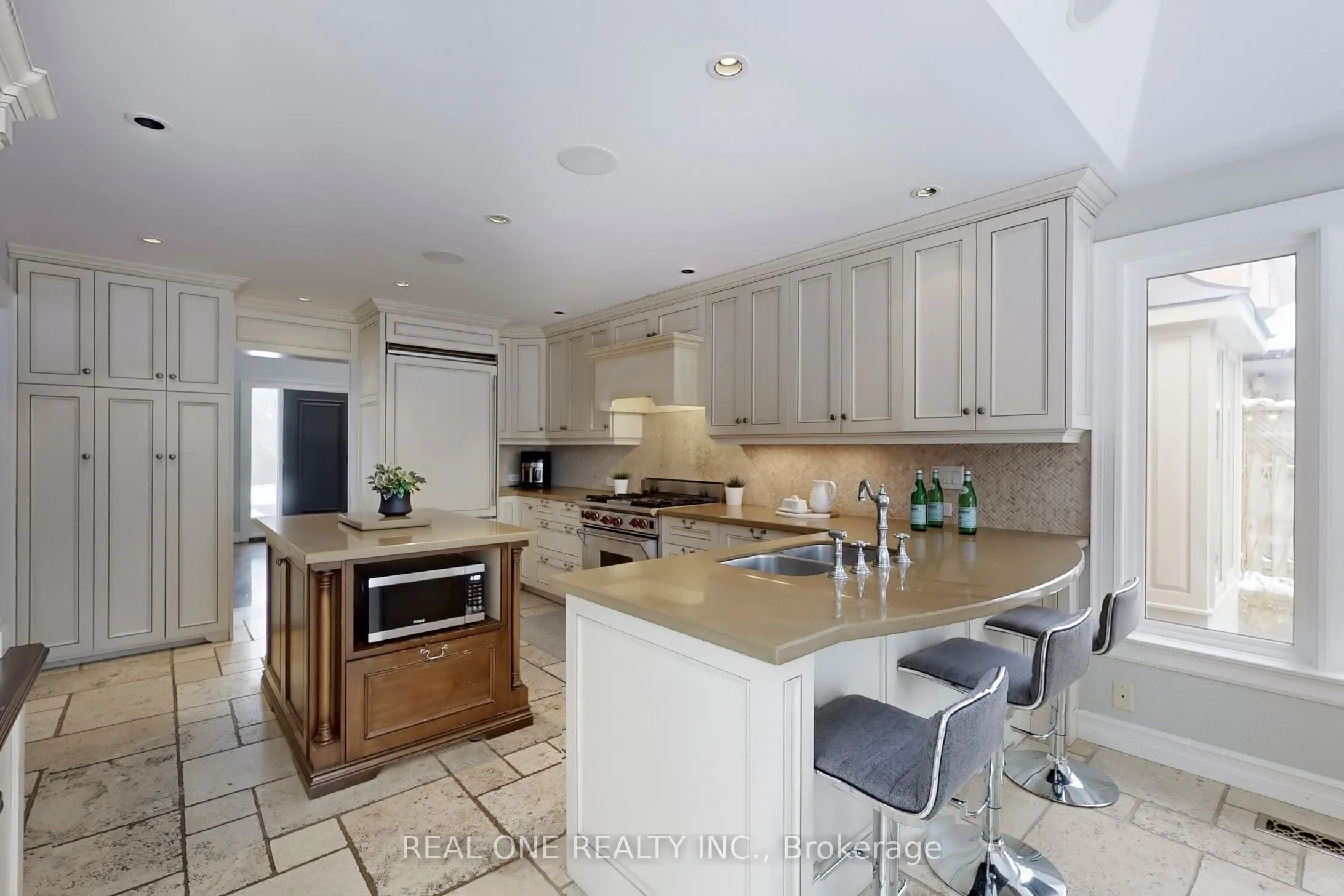 27 Aitken Circle