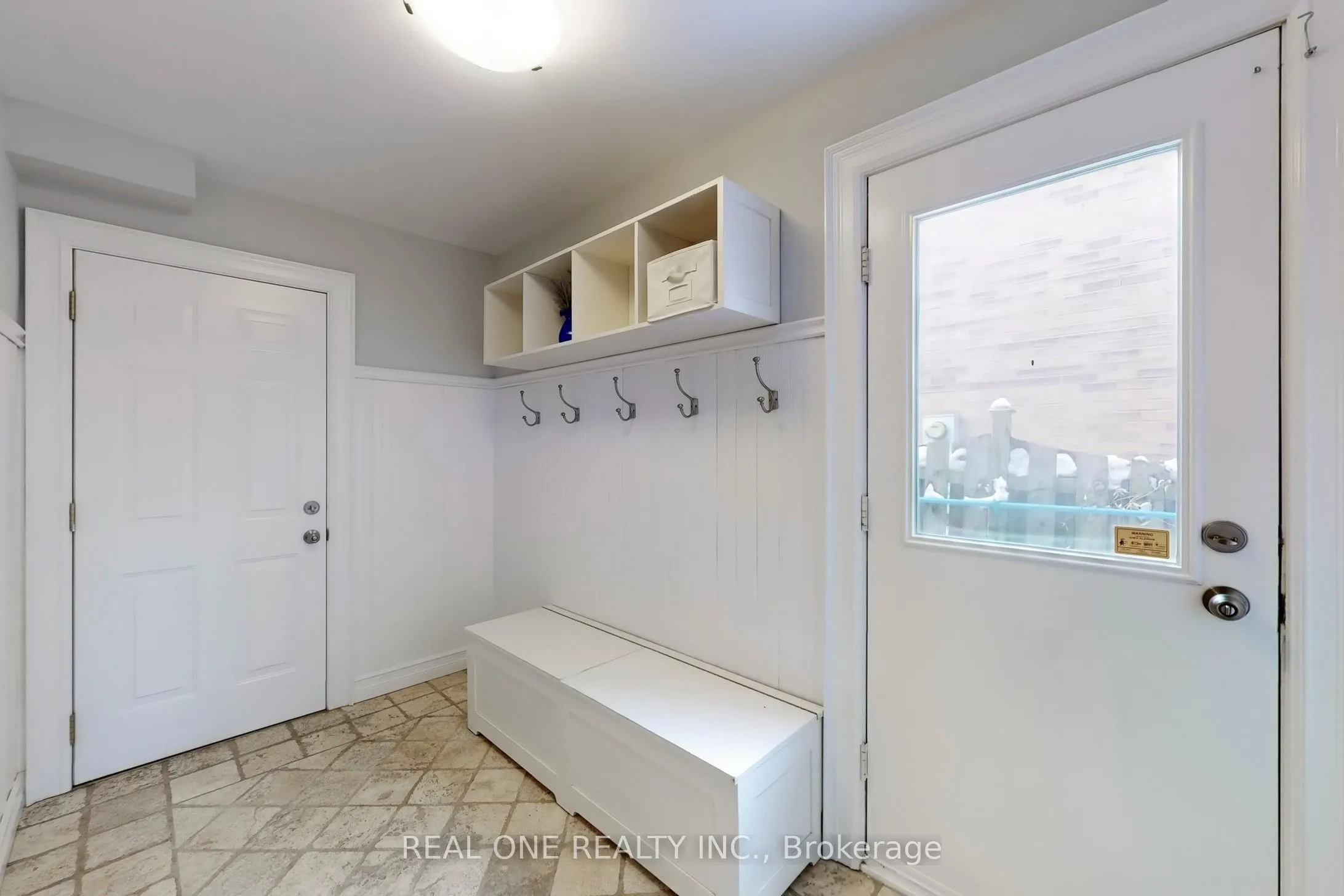 27 Aitken Circle