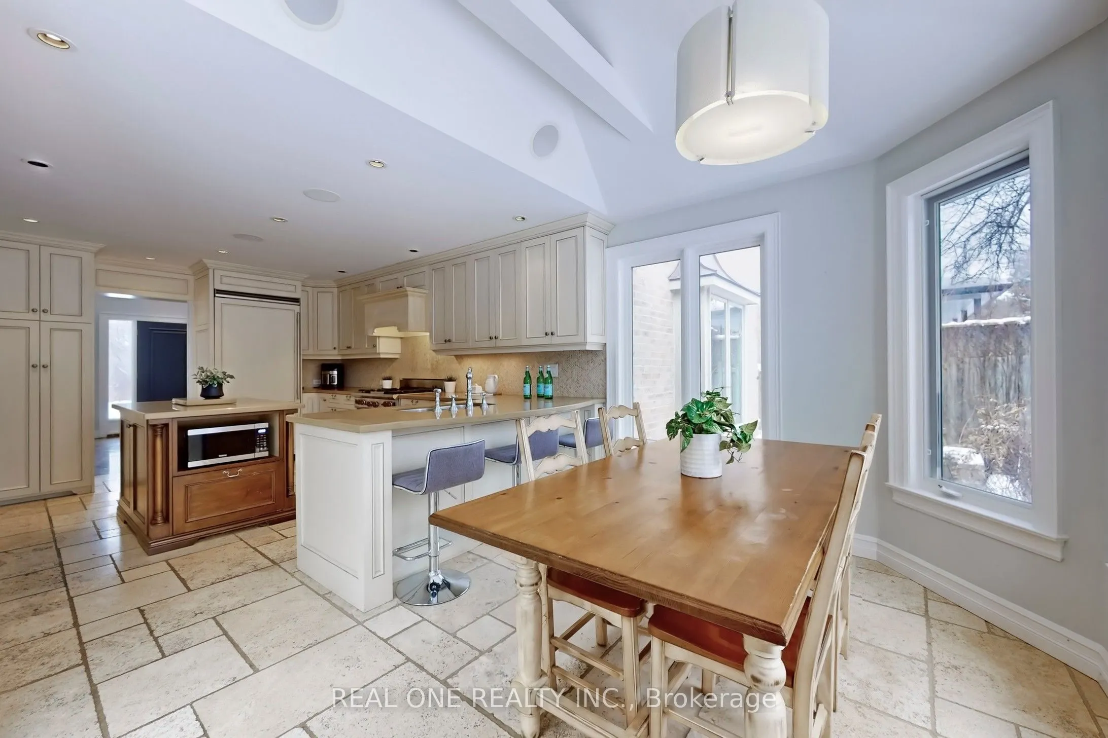 27 Aitken Circle