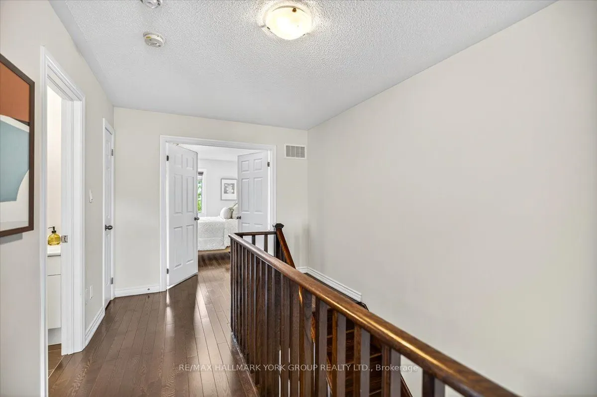 1192 Peelar Crescent