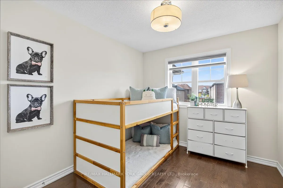 1192 Peelar Crescent