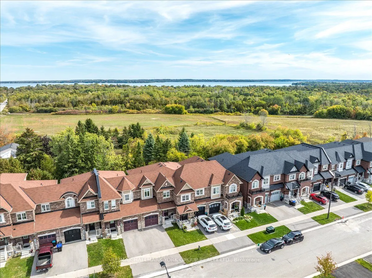 1192 Peelar Crescent