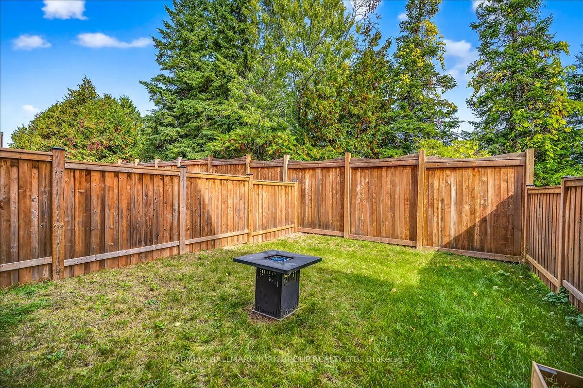 1192 Peelar Crescent