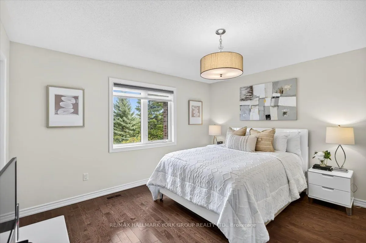 1192 Peelar Crescent