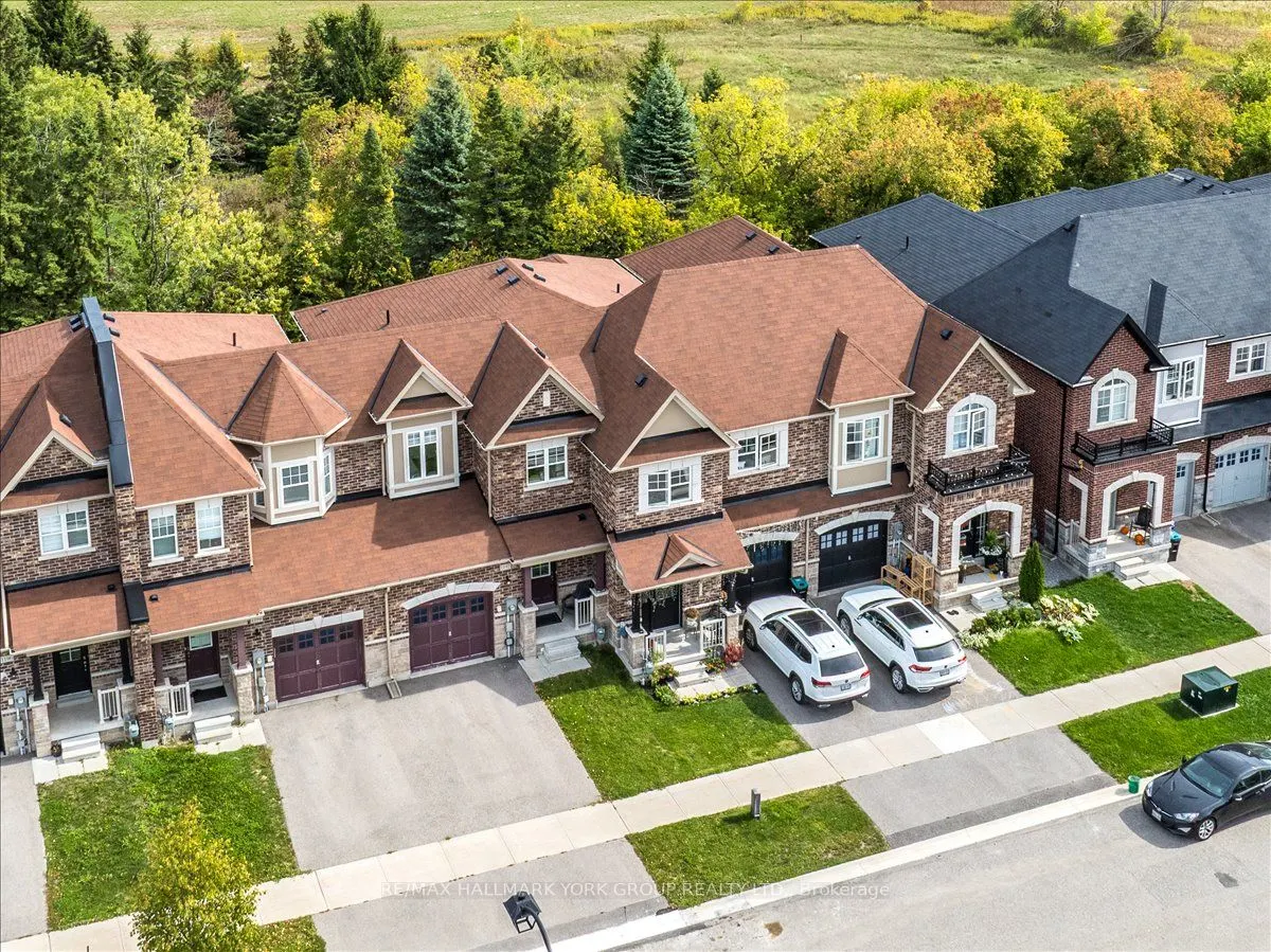 1192 Peelar Crescent