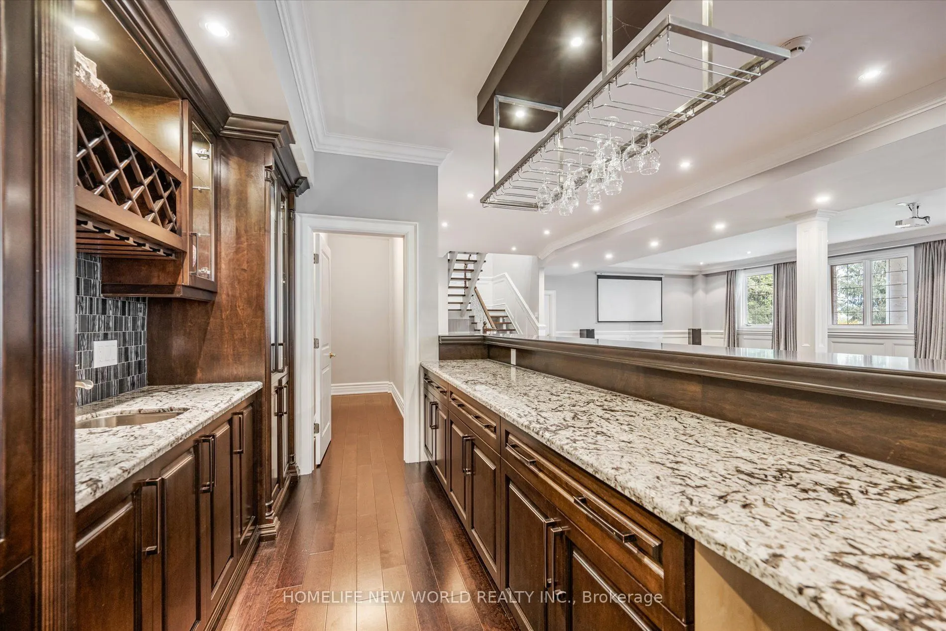 760 Woodland Acres Crescent