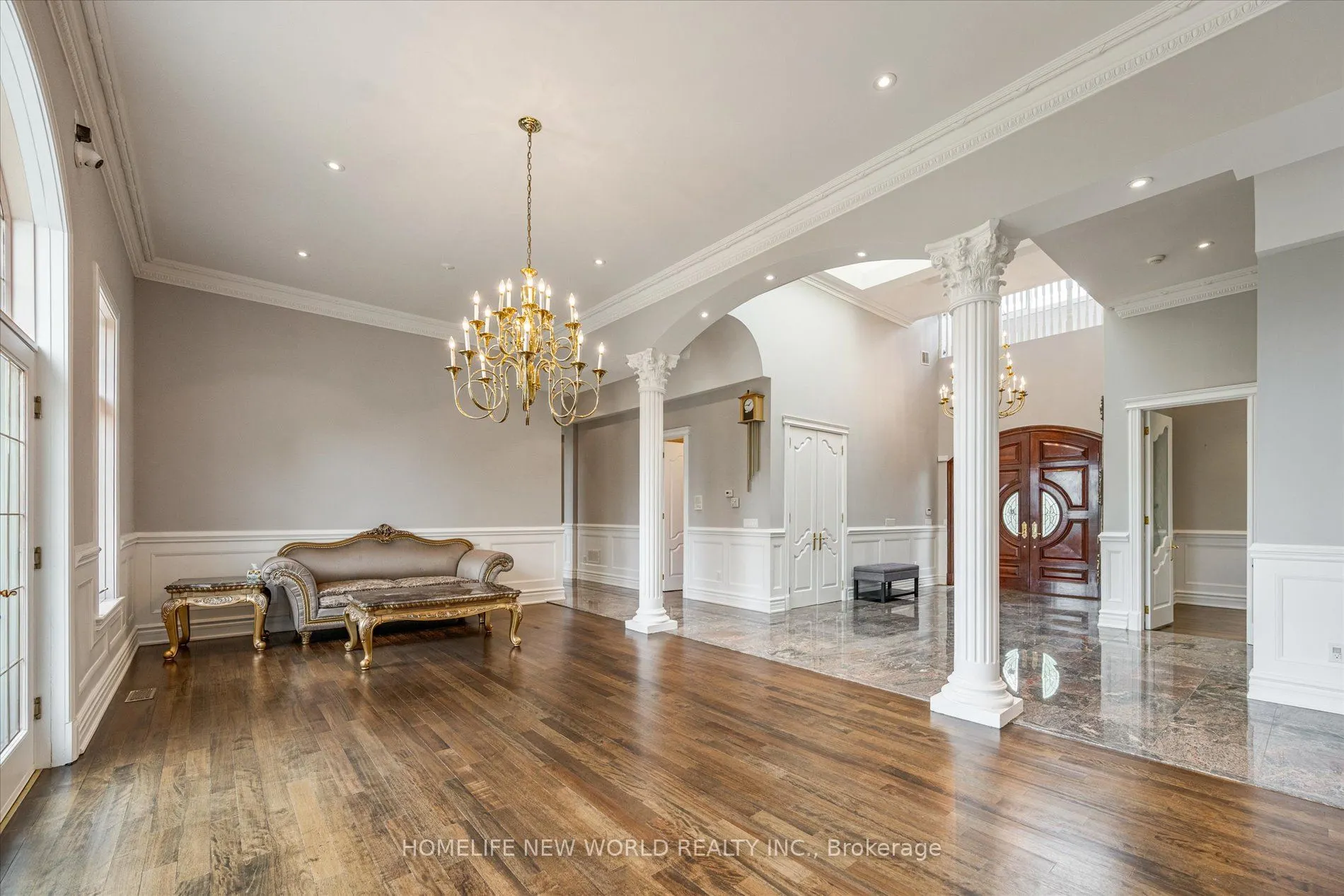 760 Woodland Acres Crescent