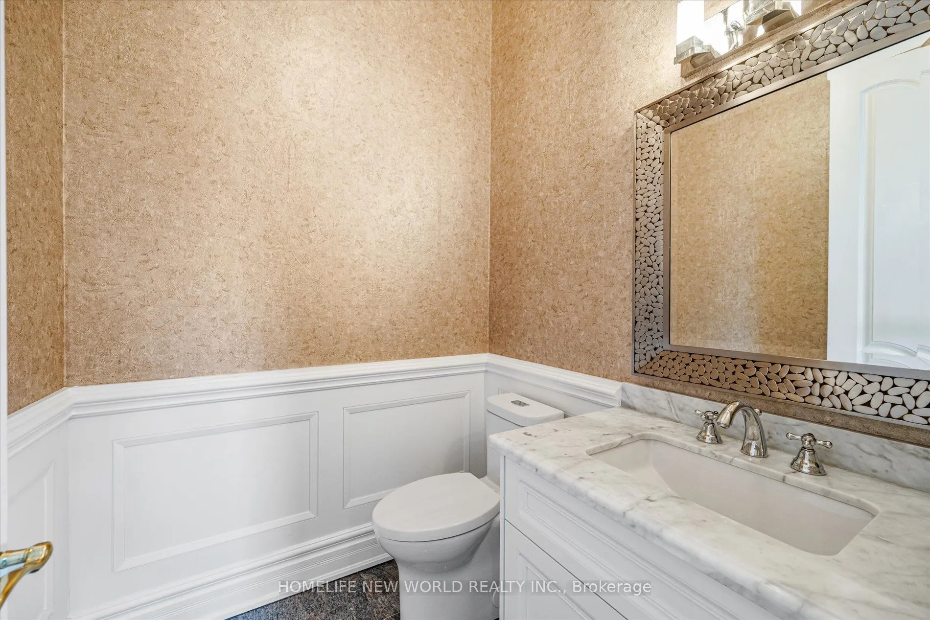 760 Woodland Acres Crescent