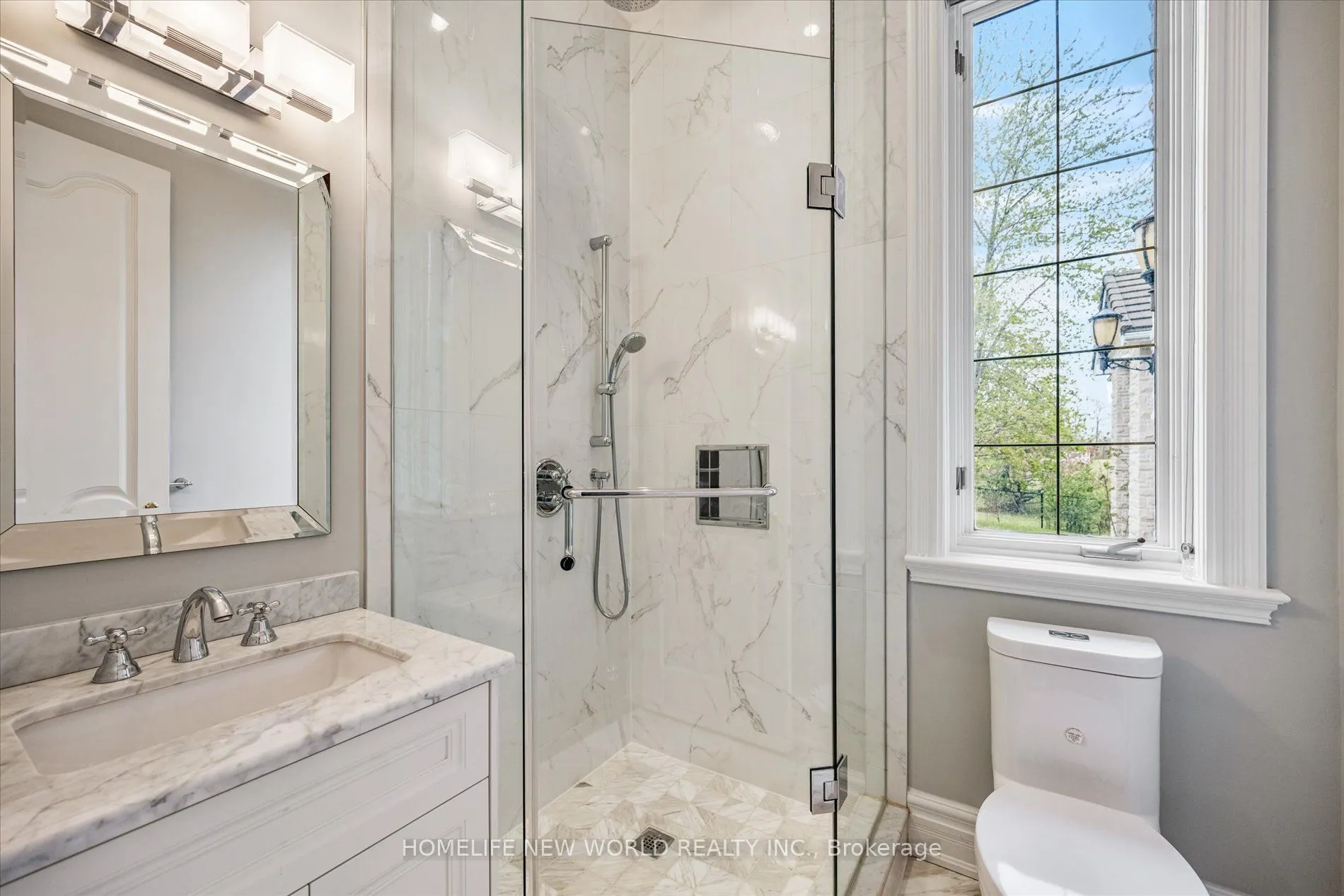 760 Woodland Acres Crescent
