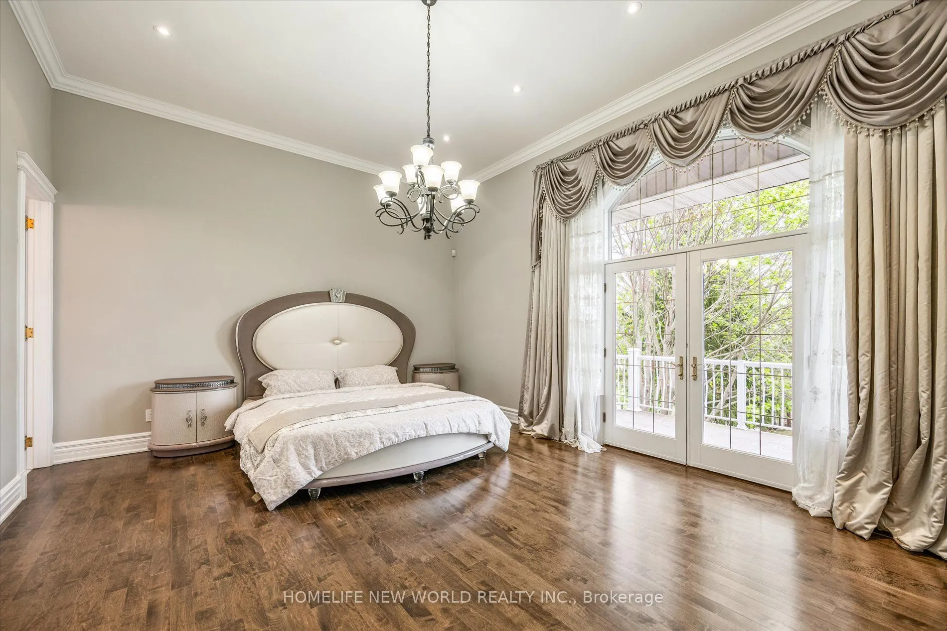 760 Woodland Acres Crescent