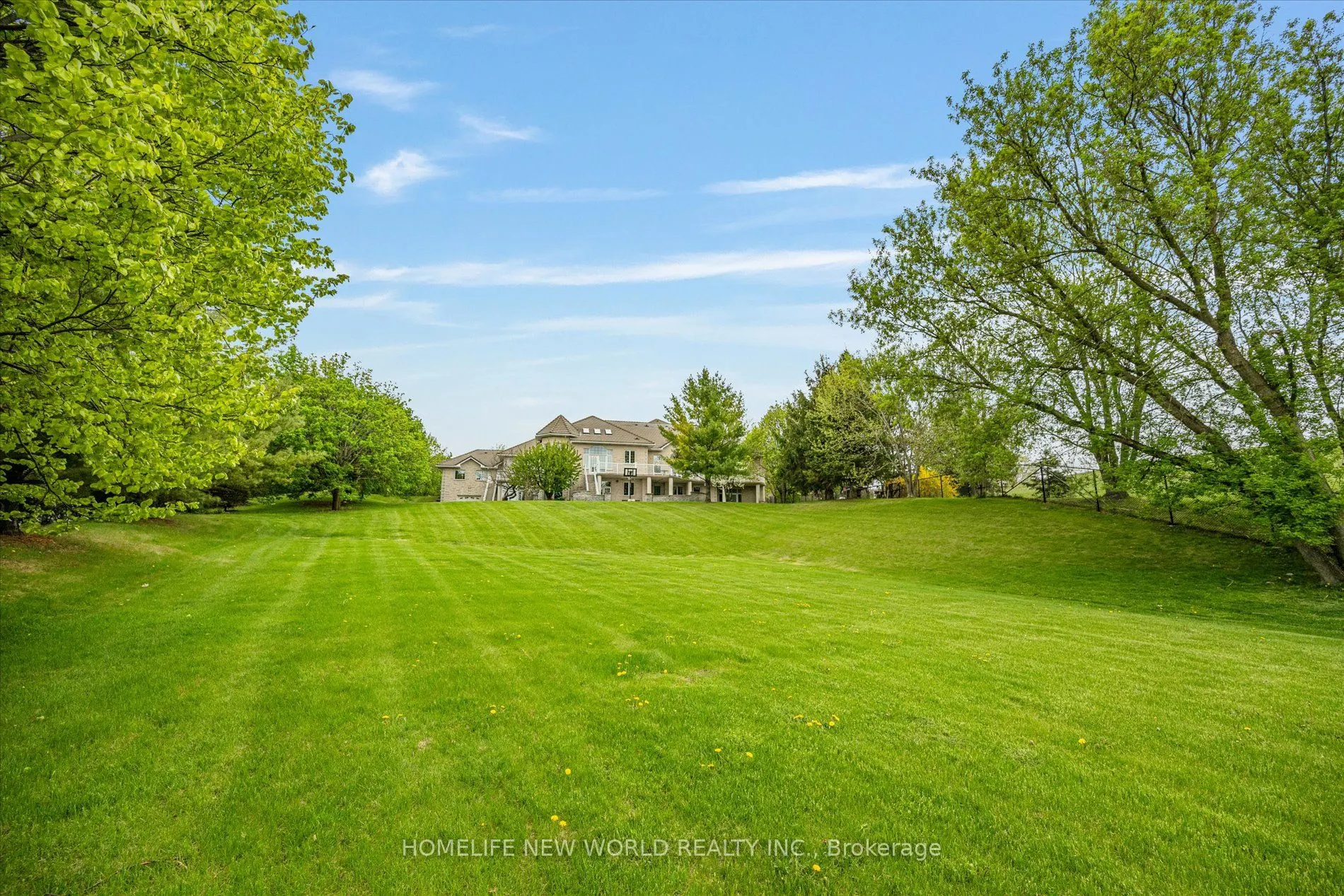 760 Woodland Acres Crescent