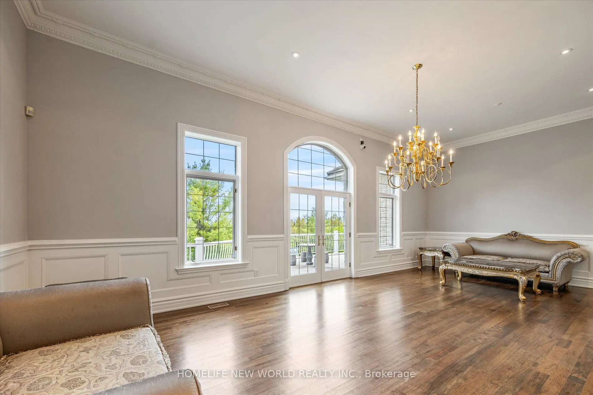 760 Woodland Acres Crescent