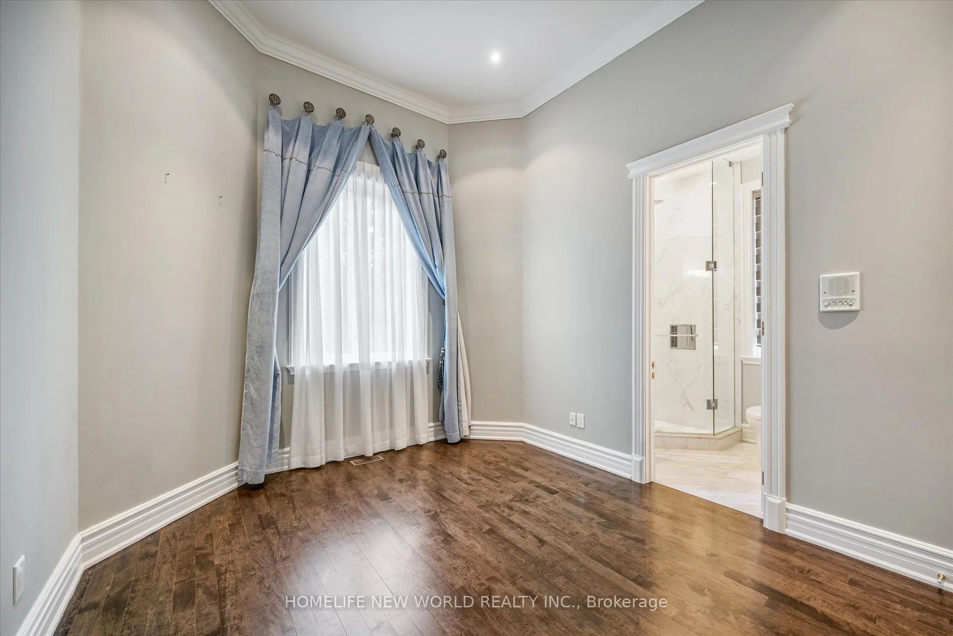 760 Woodland Acres Crescent