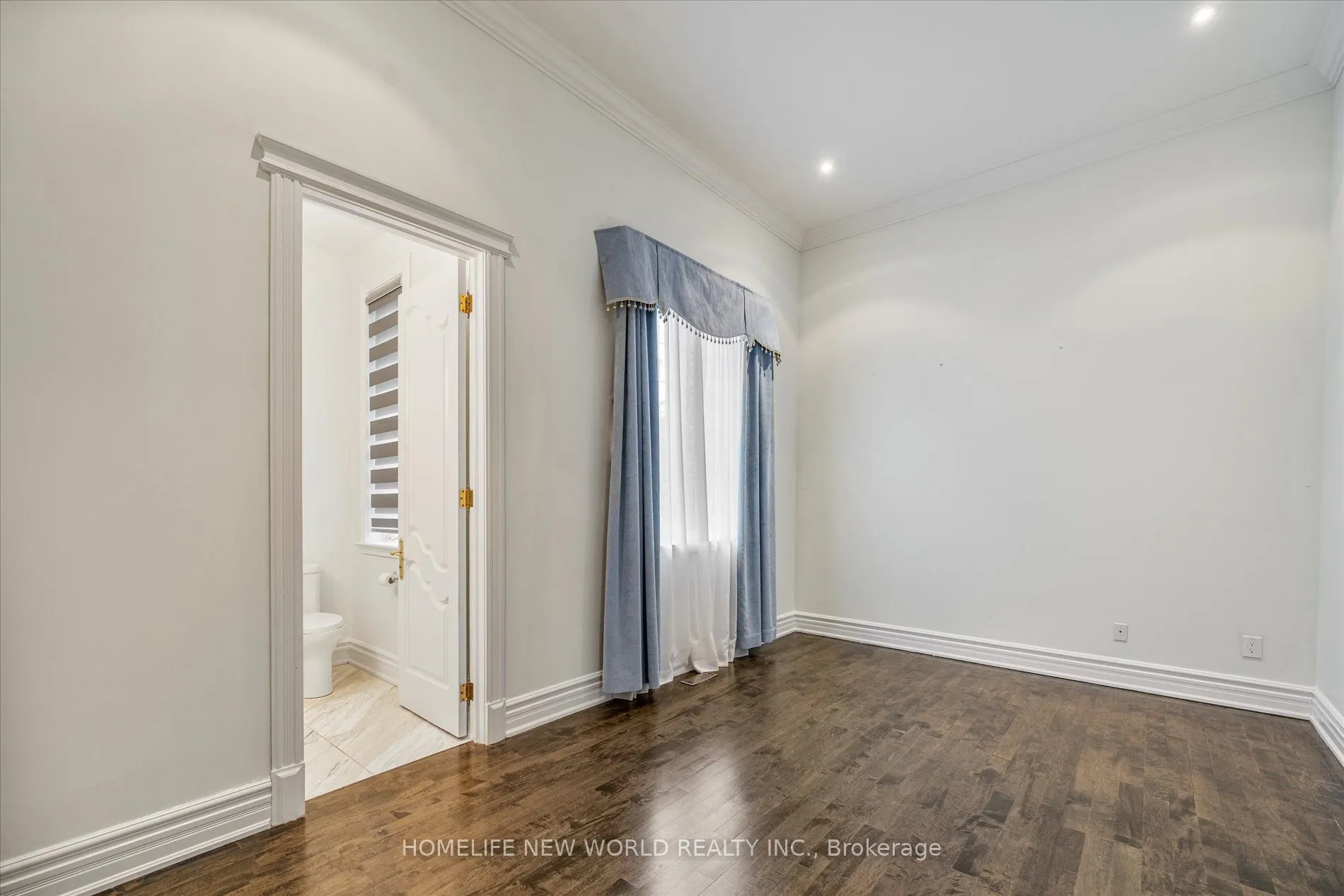 760 Woodland Acres Crescent