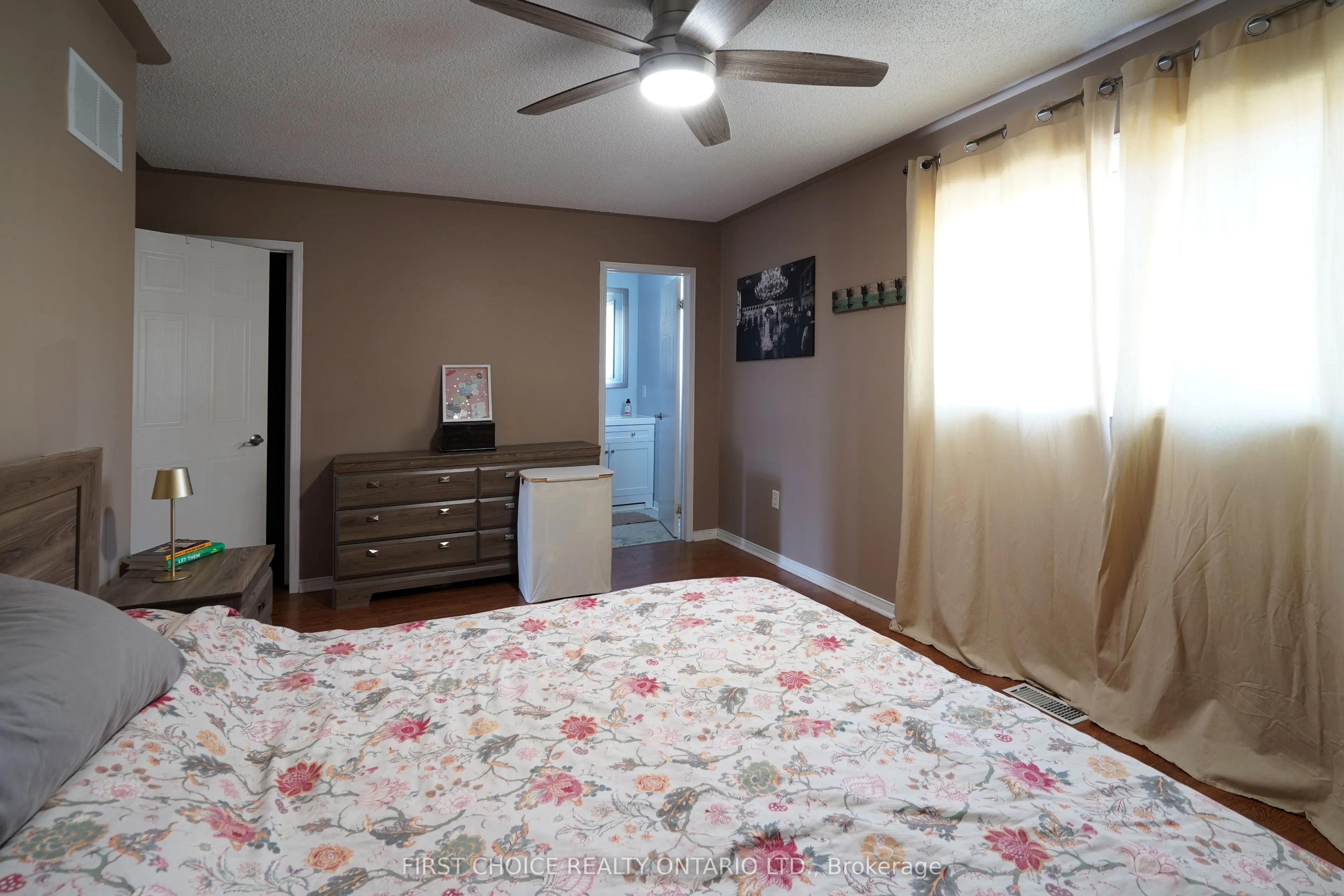 42 Gunning Crescent