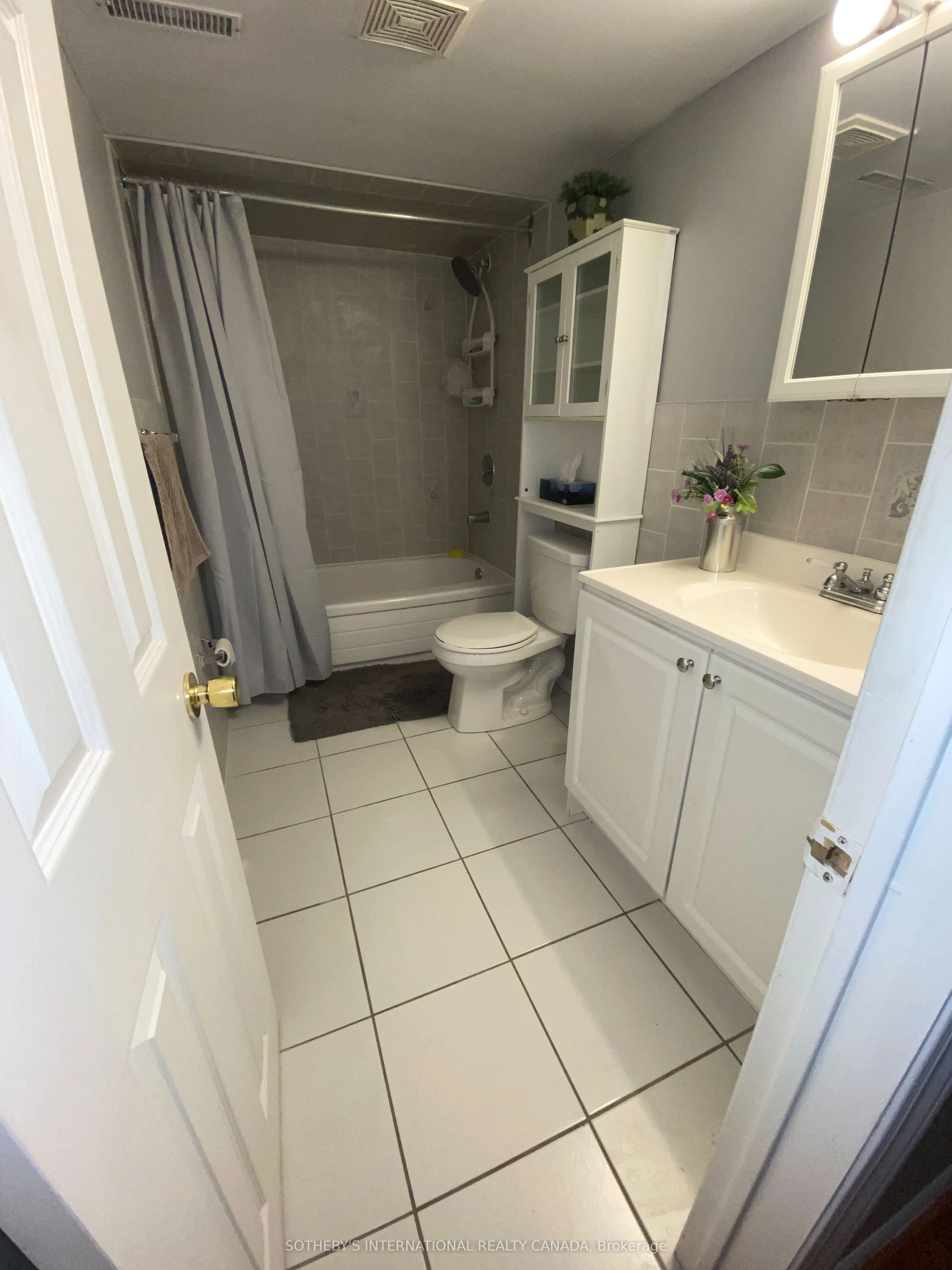 131 Via Carmine Avenue, #Lower