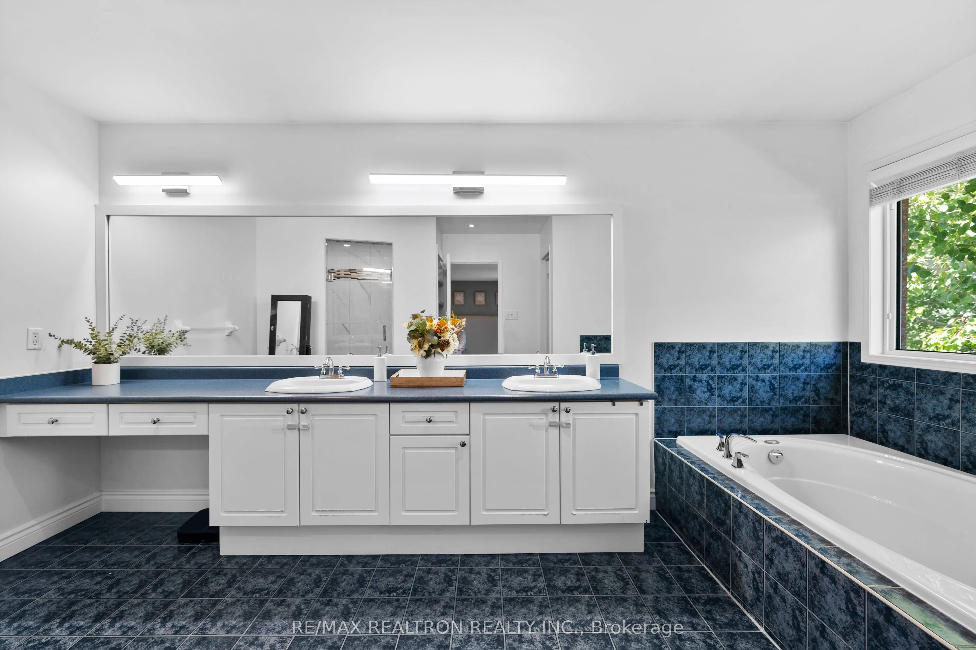 499 Silken Laumann Drive