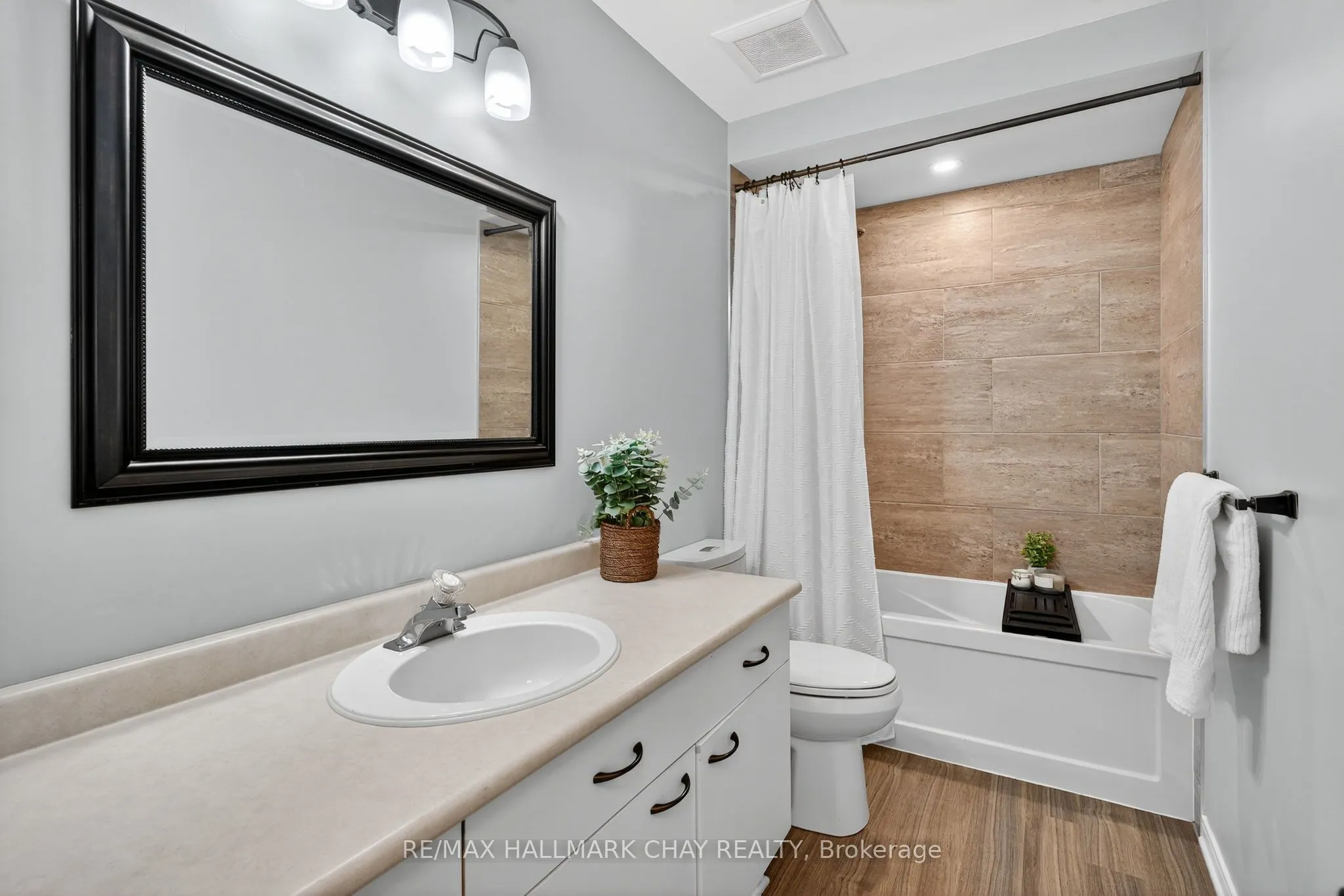 53 McKnight Crescent