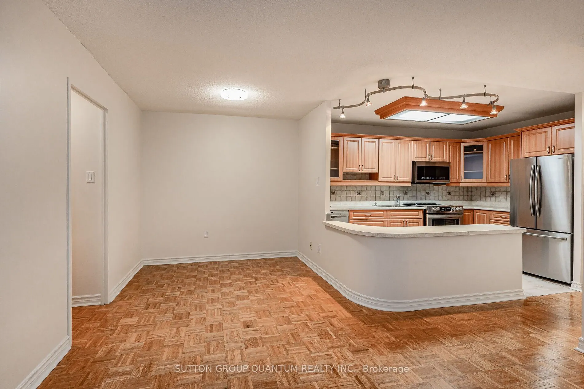 16B Elgin Street, #57