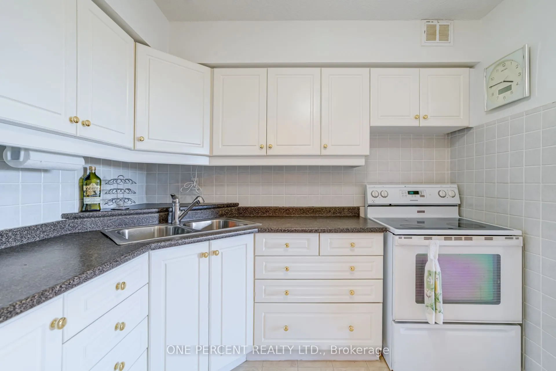 20 William Roe Boulevard, #705