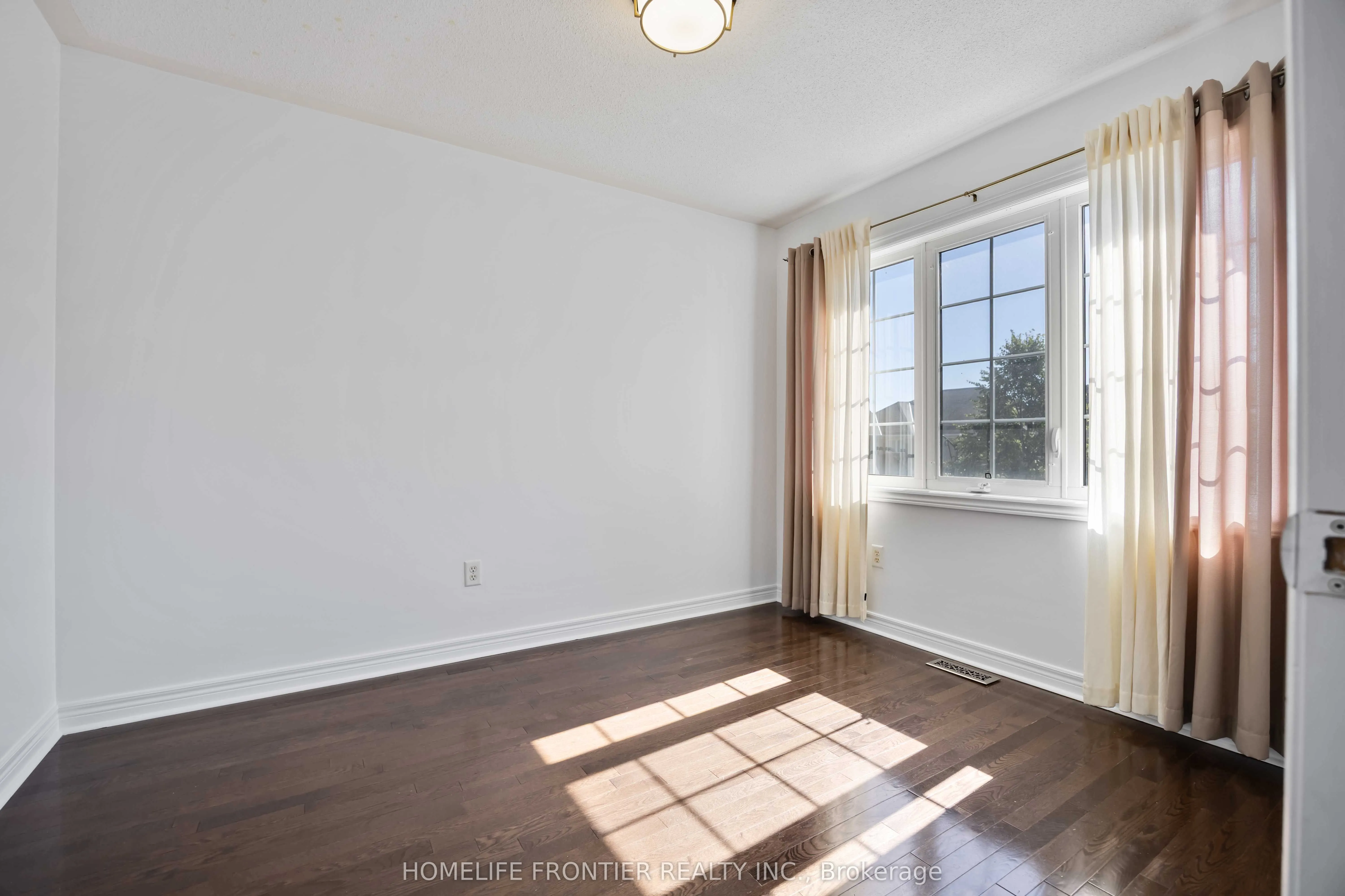 26 Barnstone Drive