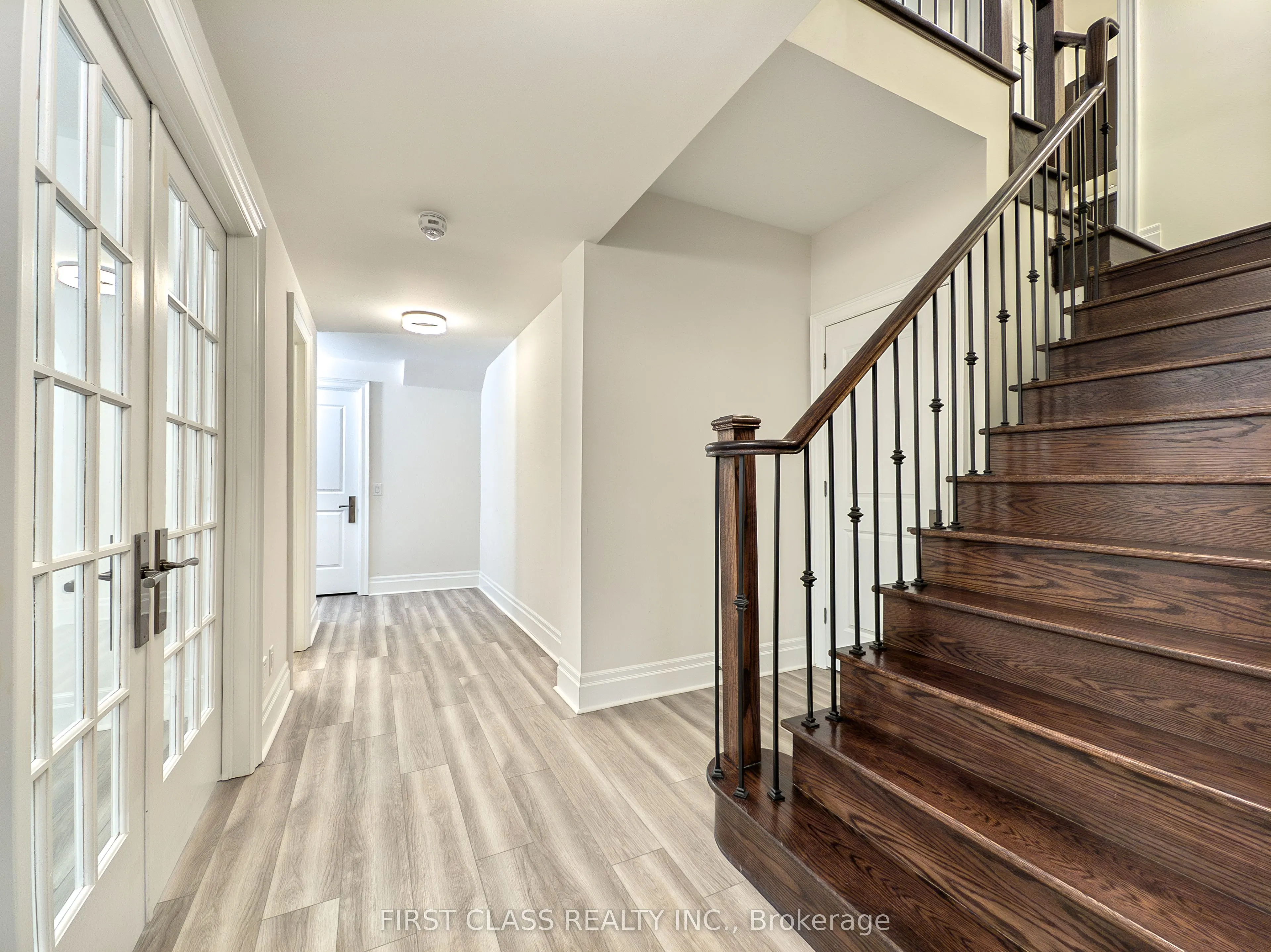 21 Rhine River Street